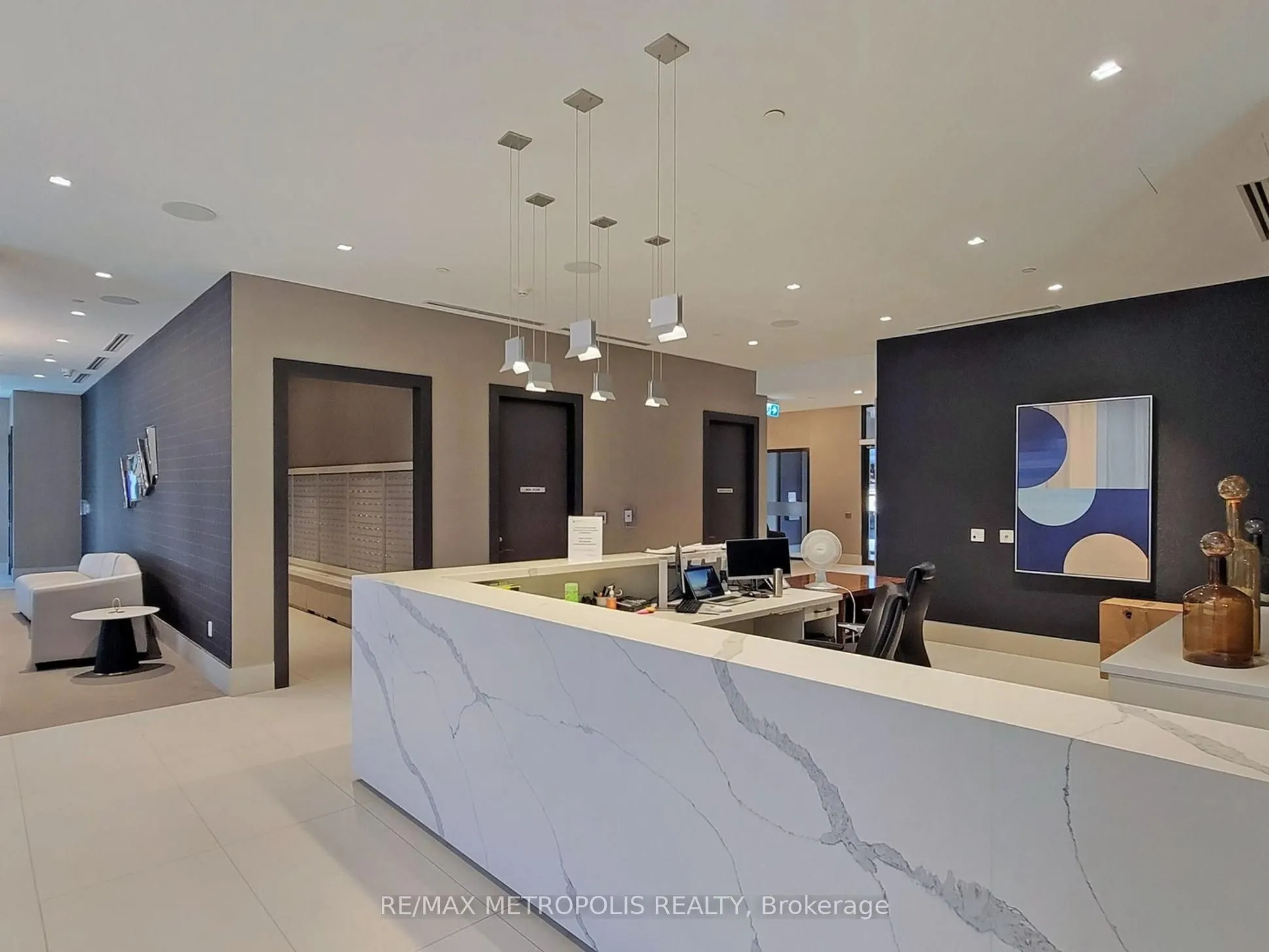 2550 Simcoe Street N, #2020