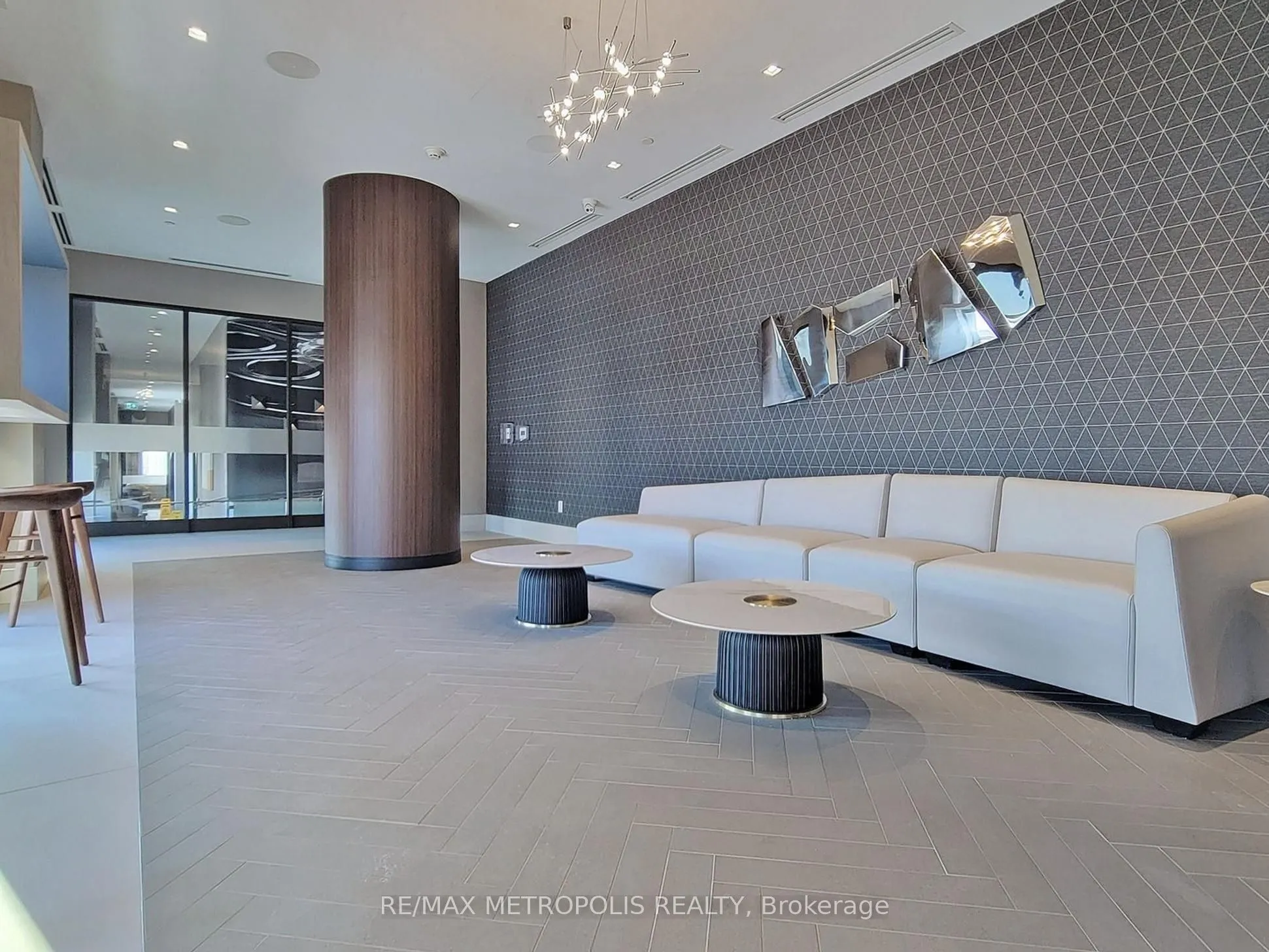 2550 Simcoe Street N, #2020