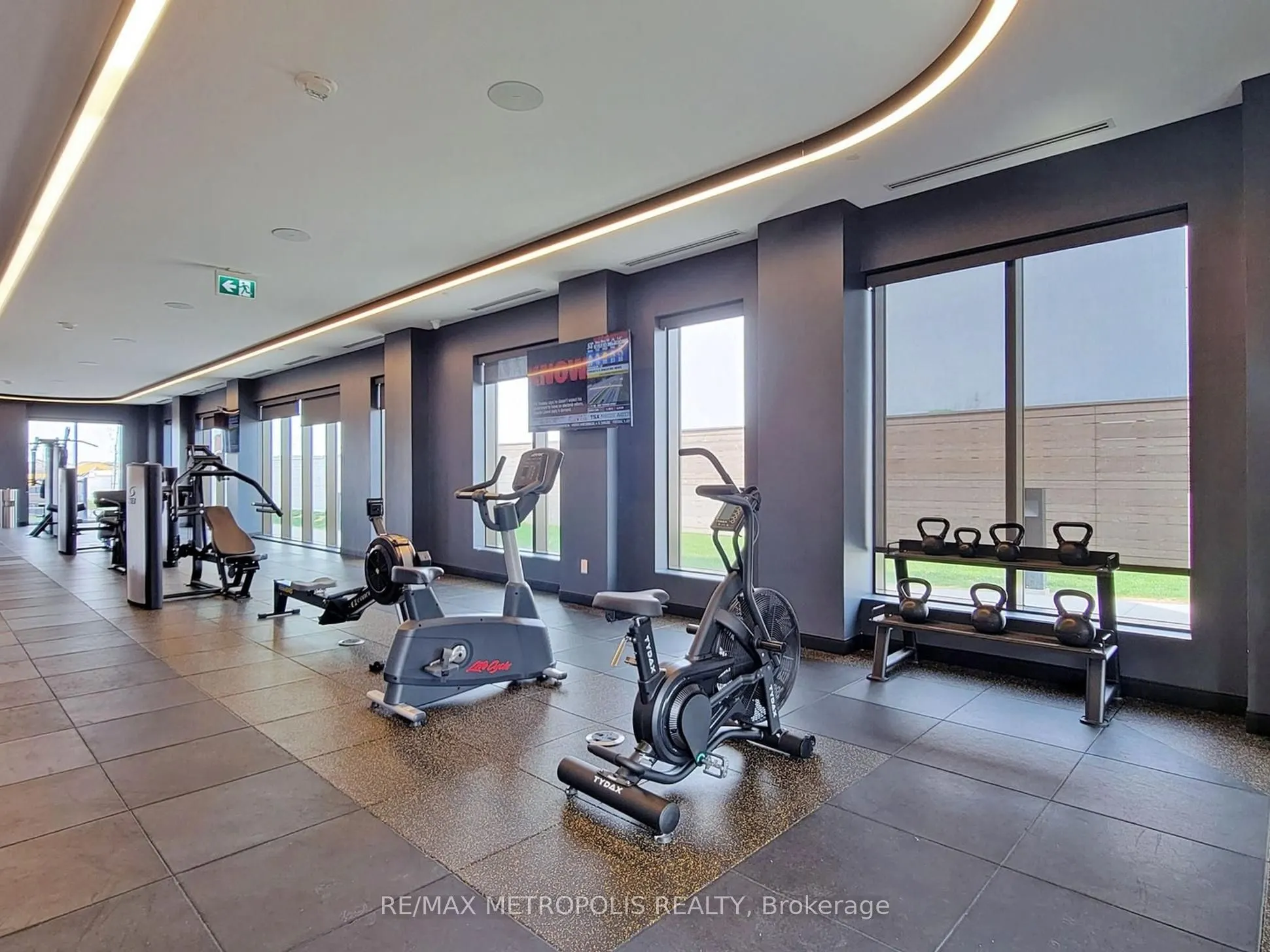 2550 Simcoe Street N, #2020