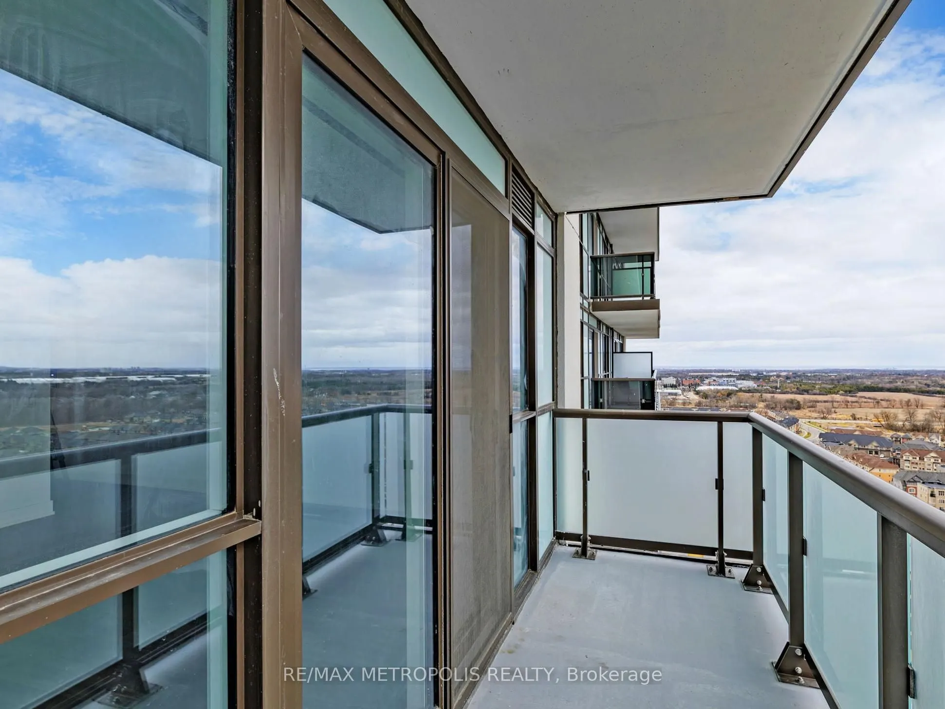 2550 Simcoe Street N, #2020