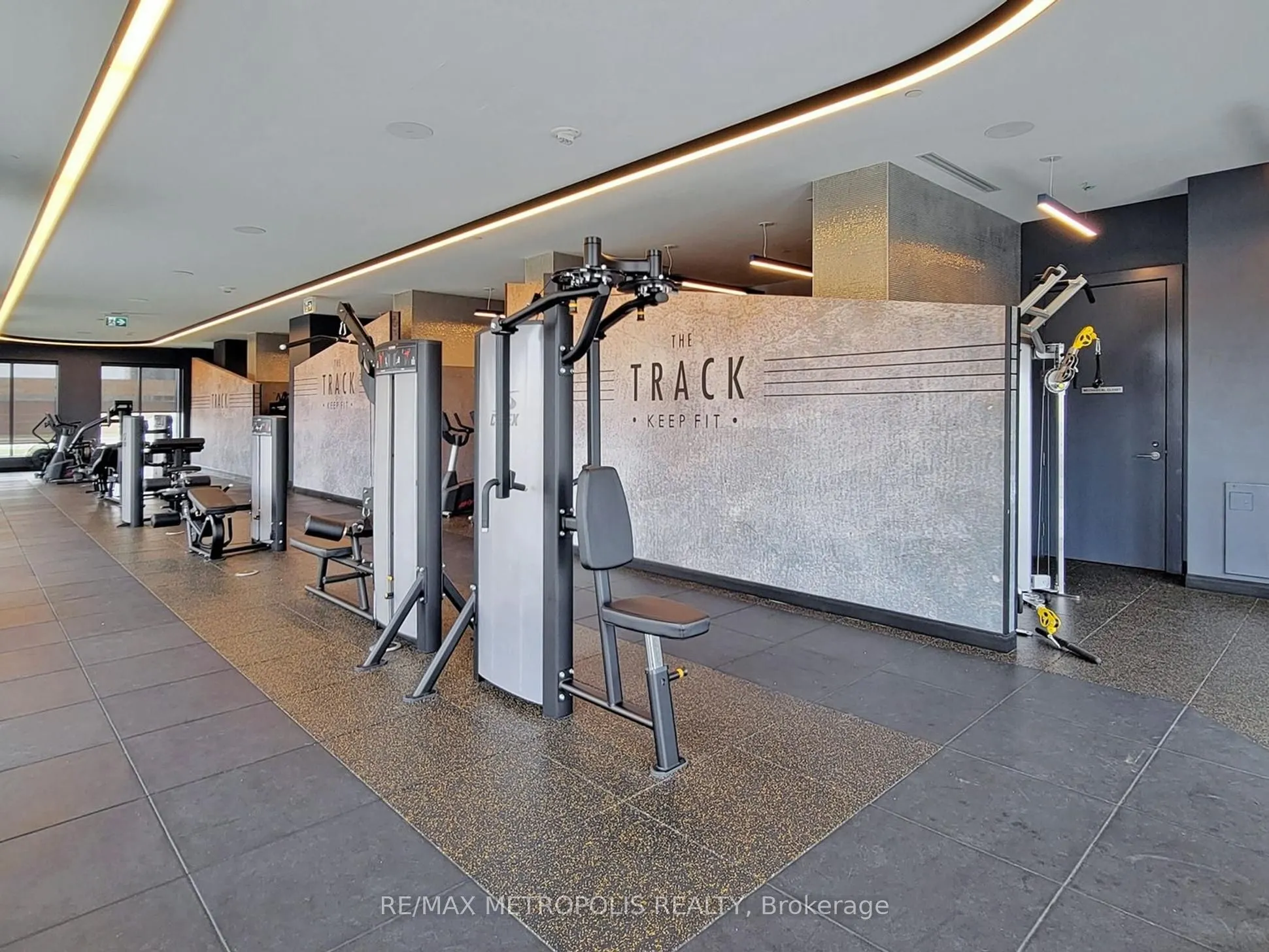 2550 Simcoe Street N, #2020