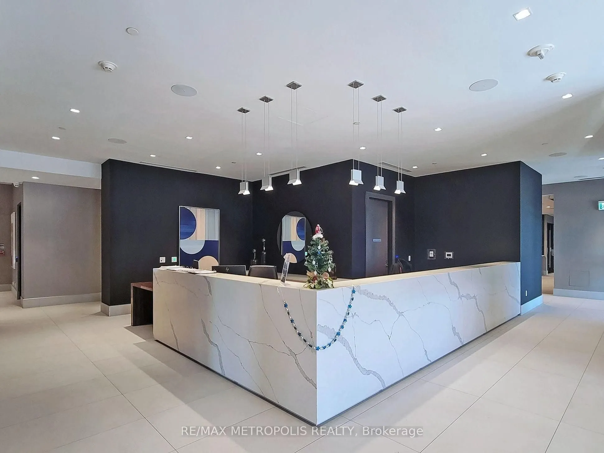 2550 Simcoe Street N, #2020