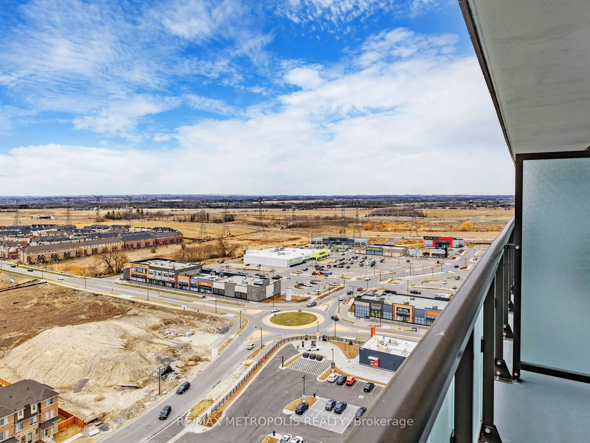 2550 Simcoe Street N, #2020