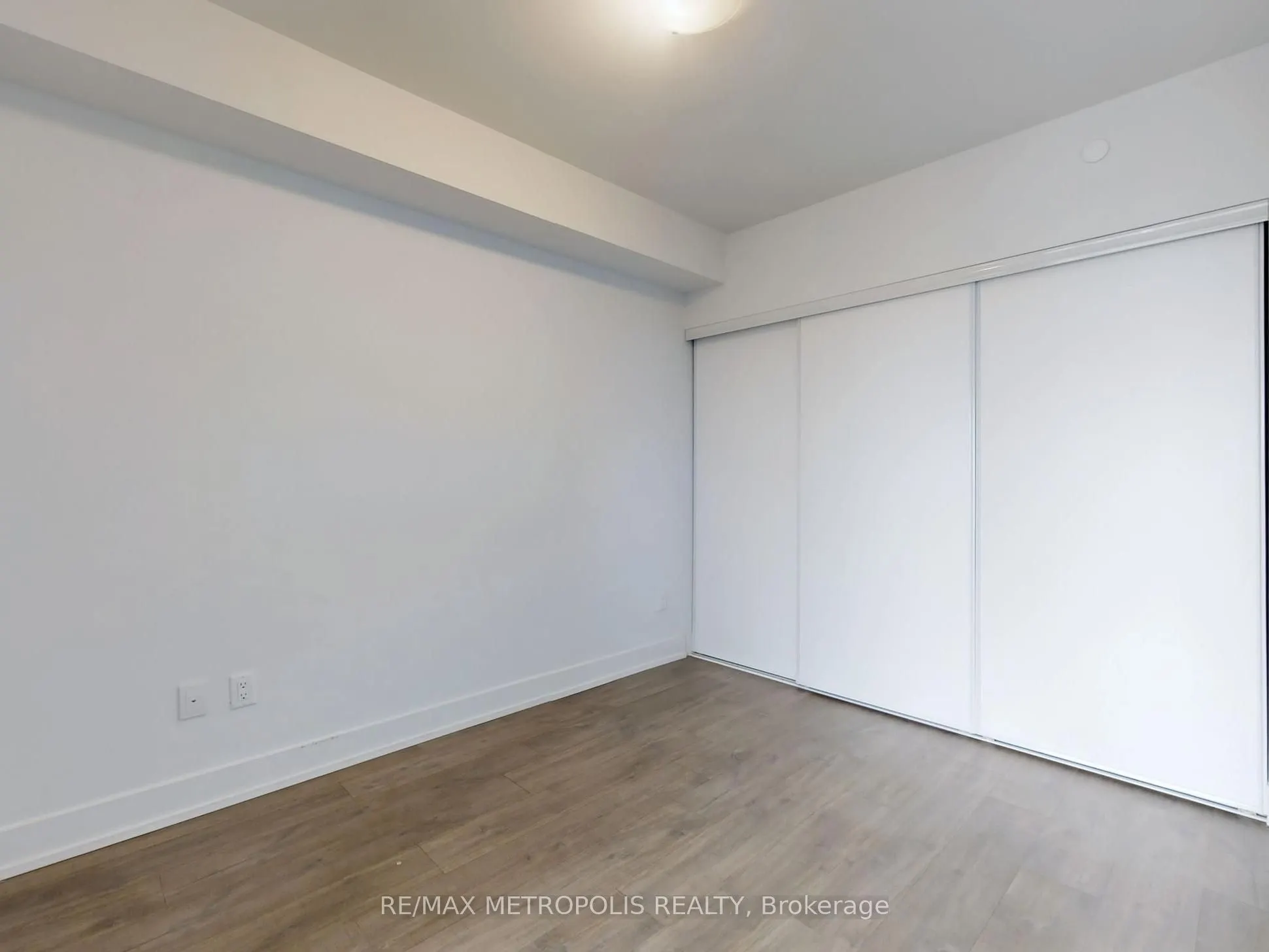 2550 Simcoe Street N, #2020