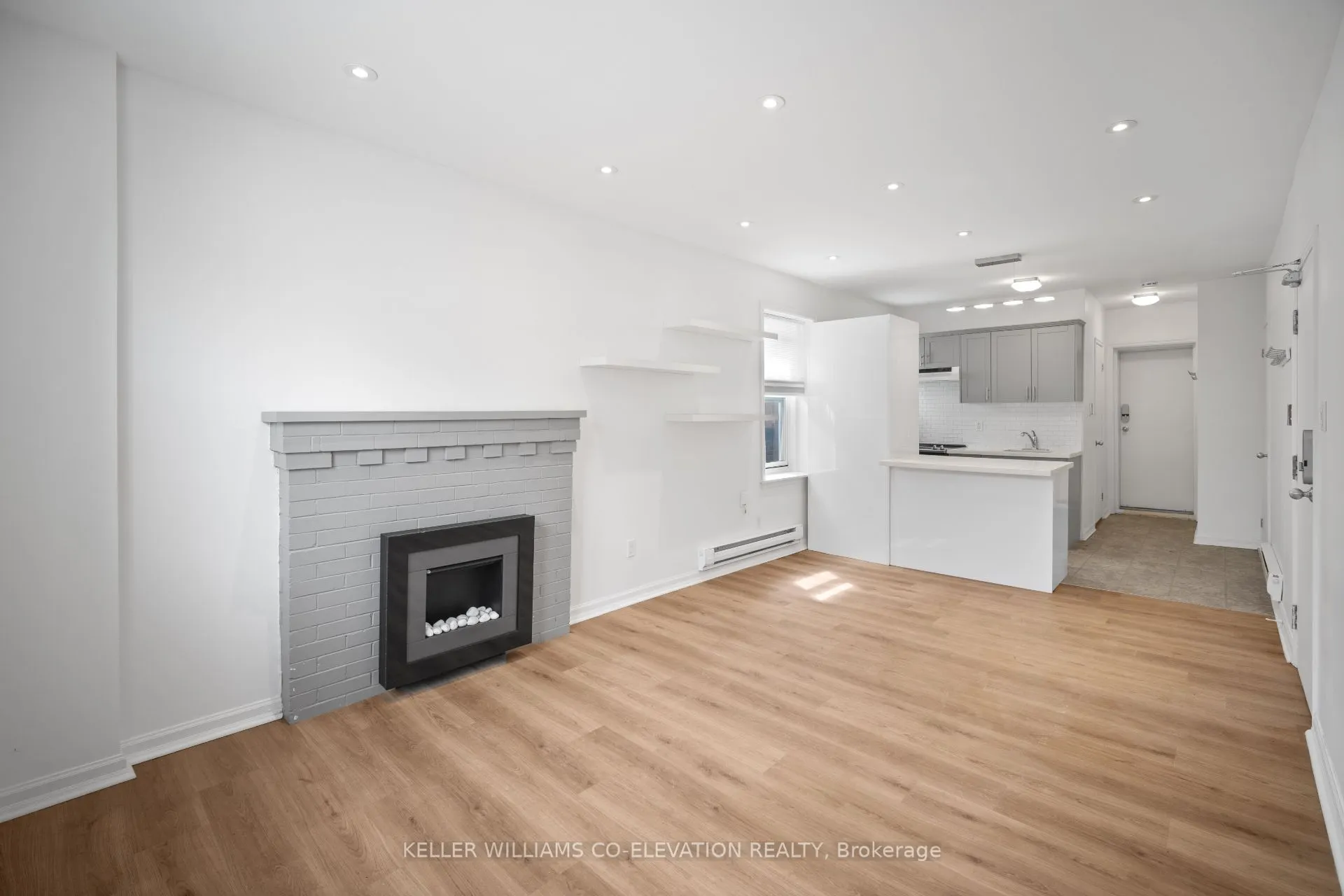2461 Queen Street E, #8