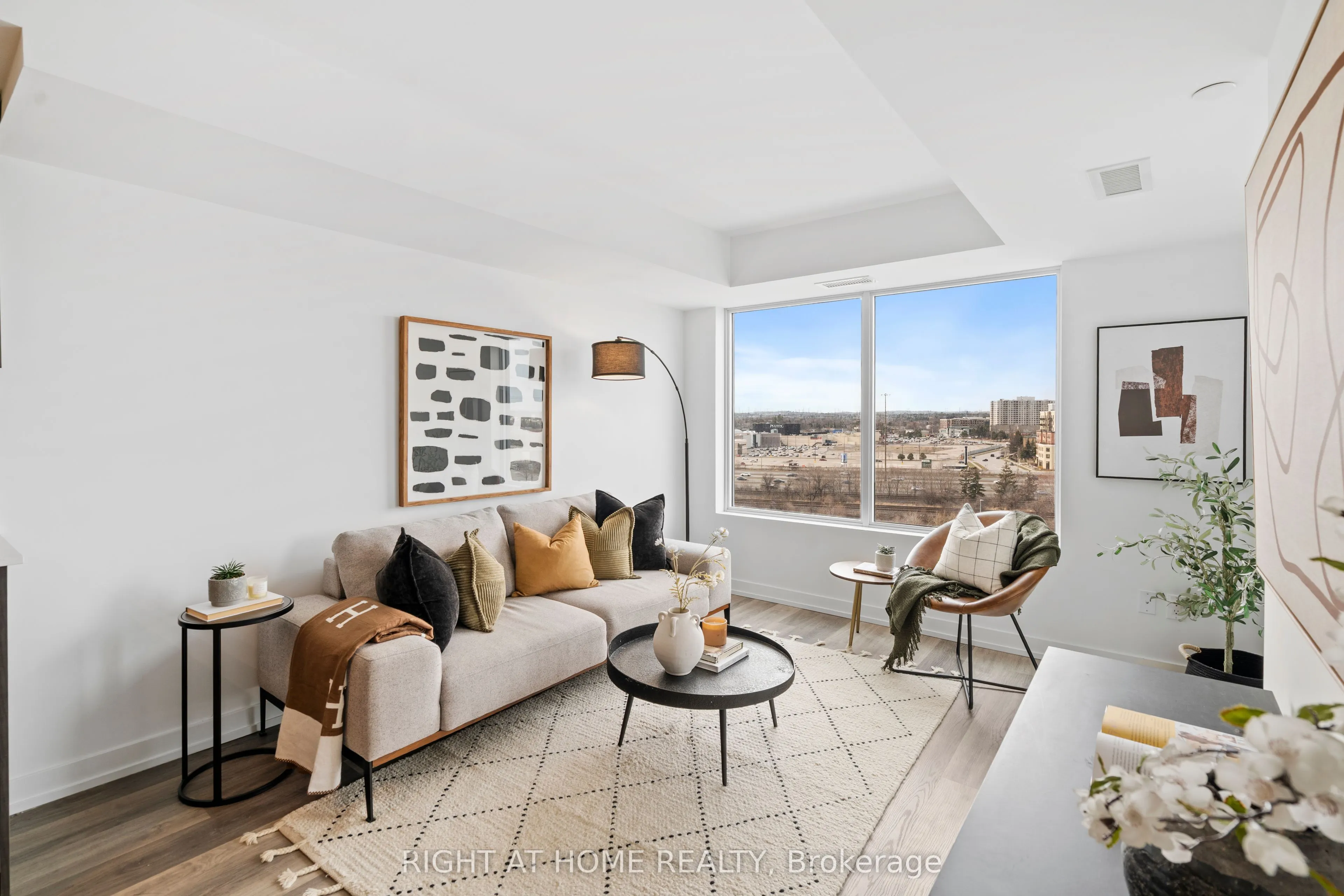 1435 Celebration Drive, #909