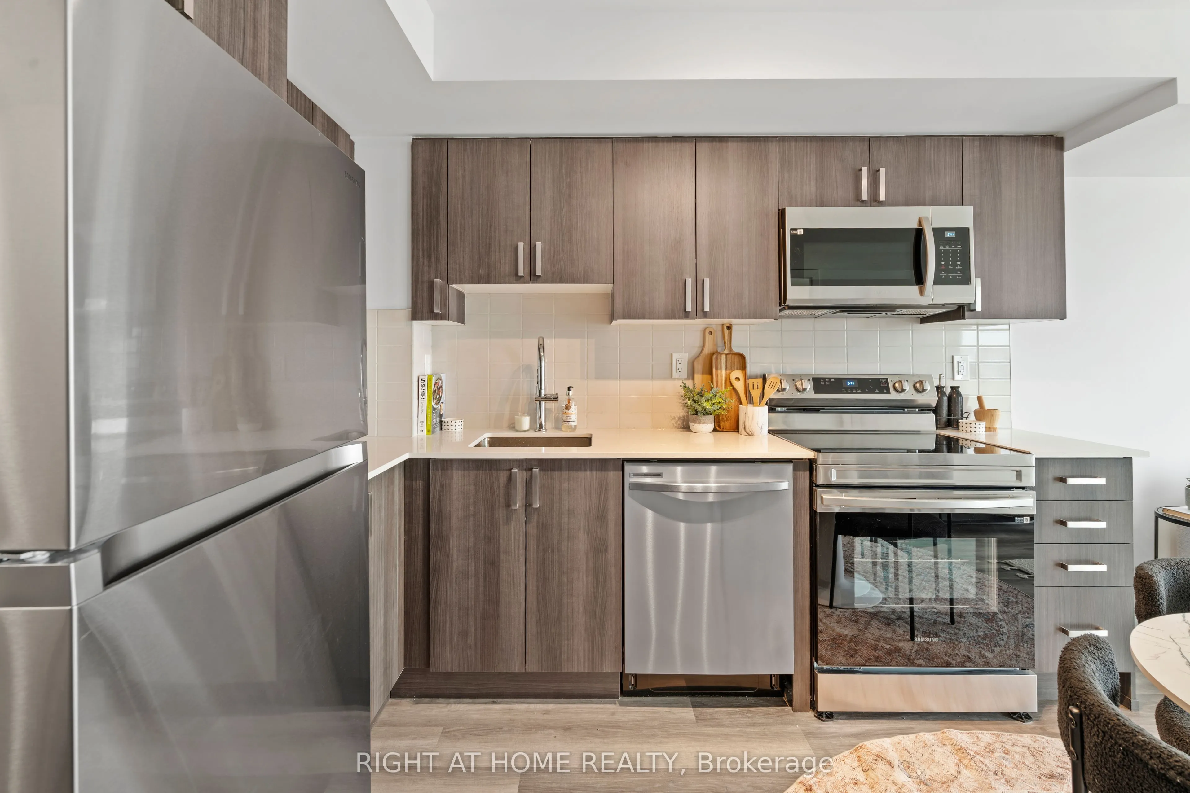 1435 Celebration Drive, #909
