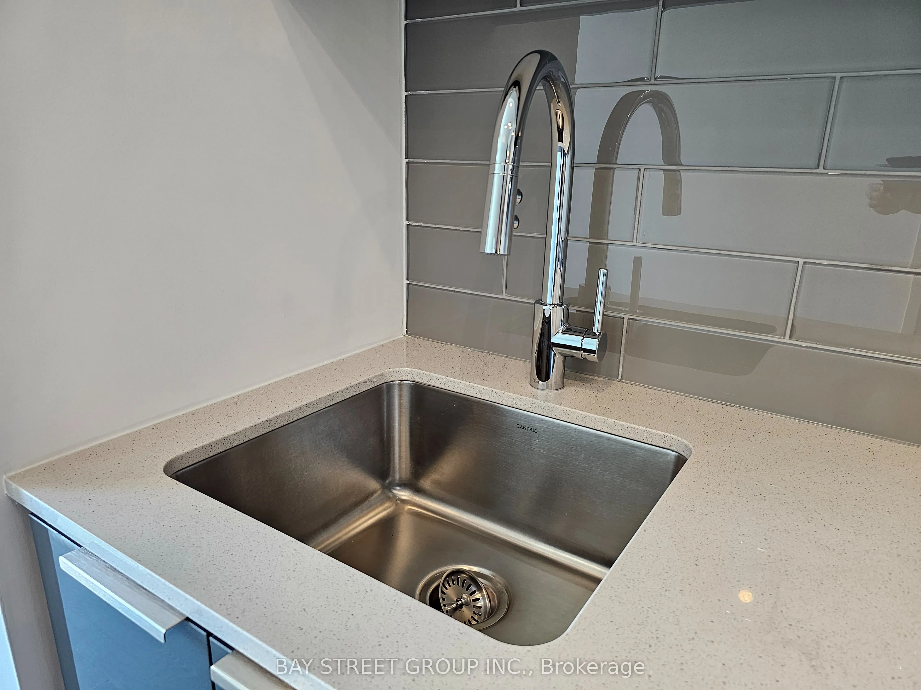 90 Glen Everest Road, #323