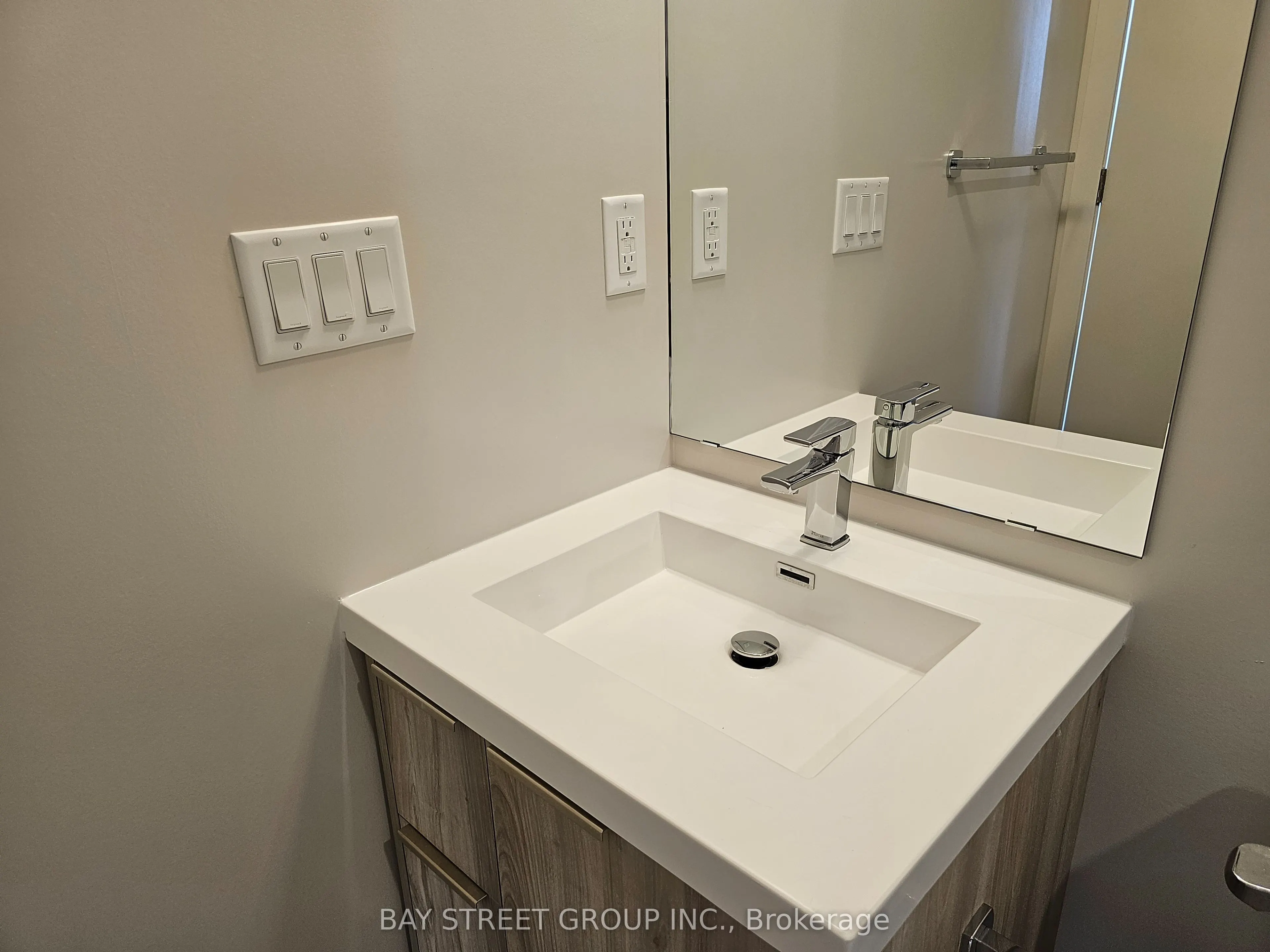 90 Glen Everest Road, #323