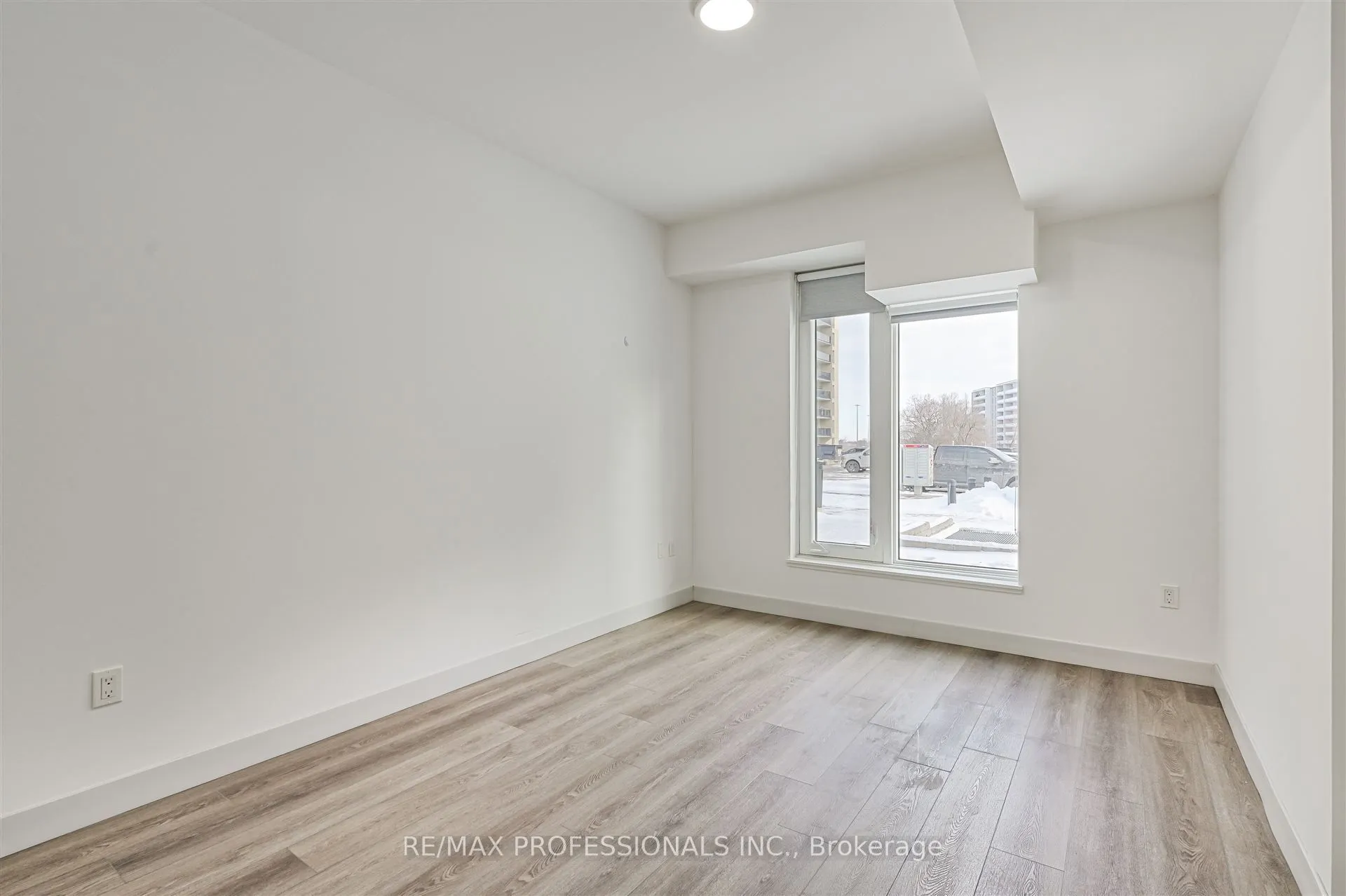 37 Antrim Crescent, #103