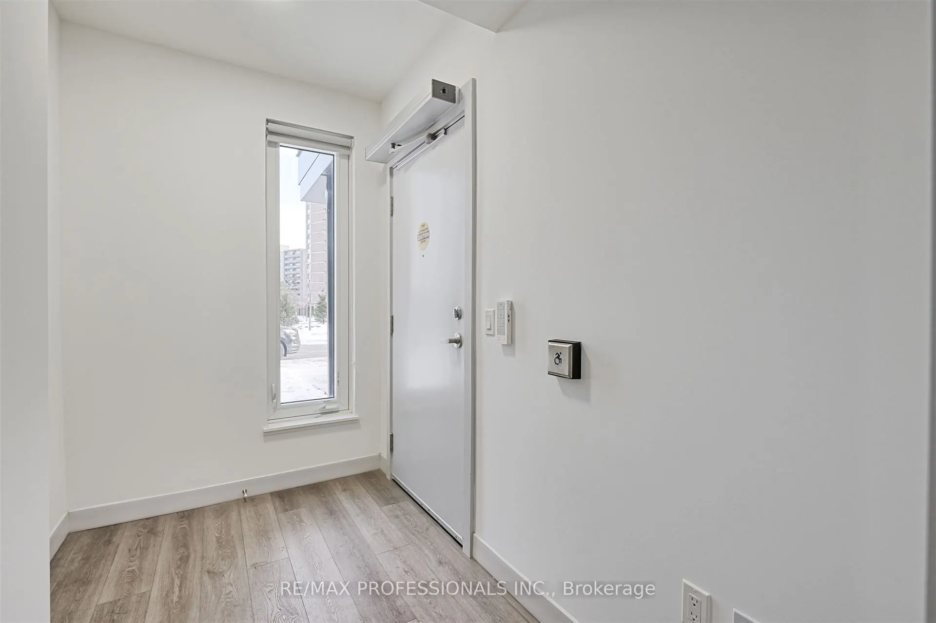37 Antrim Crescent, #103