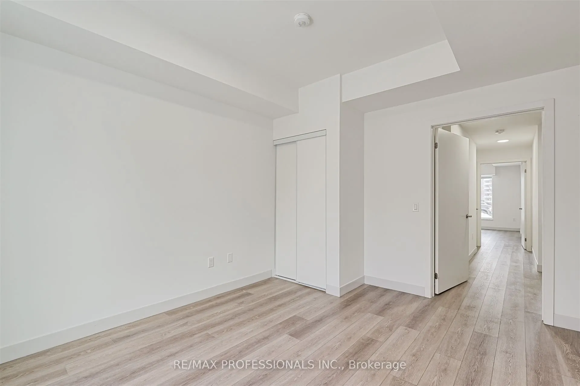 37 Antrim Crescent, #103