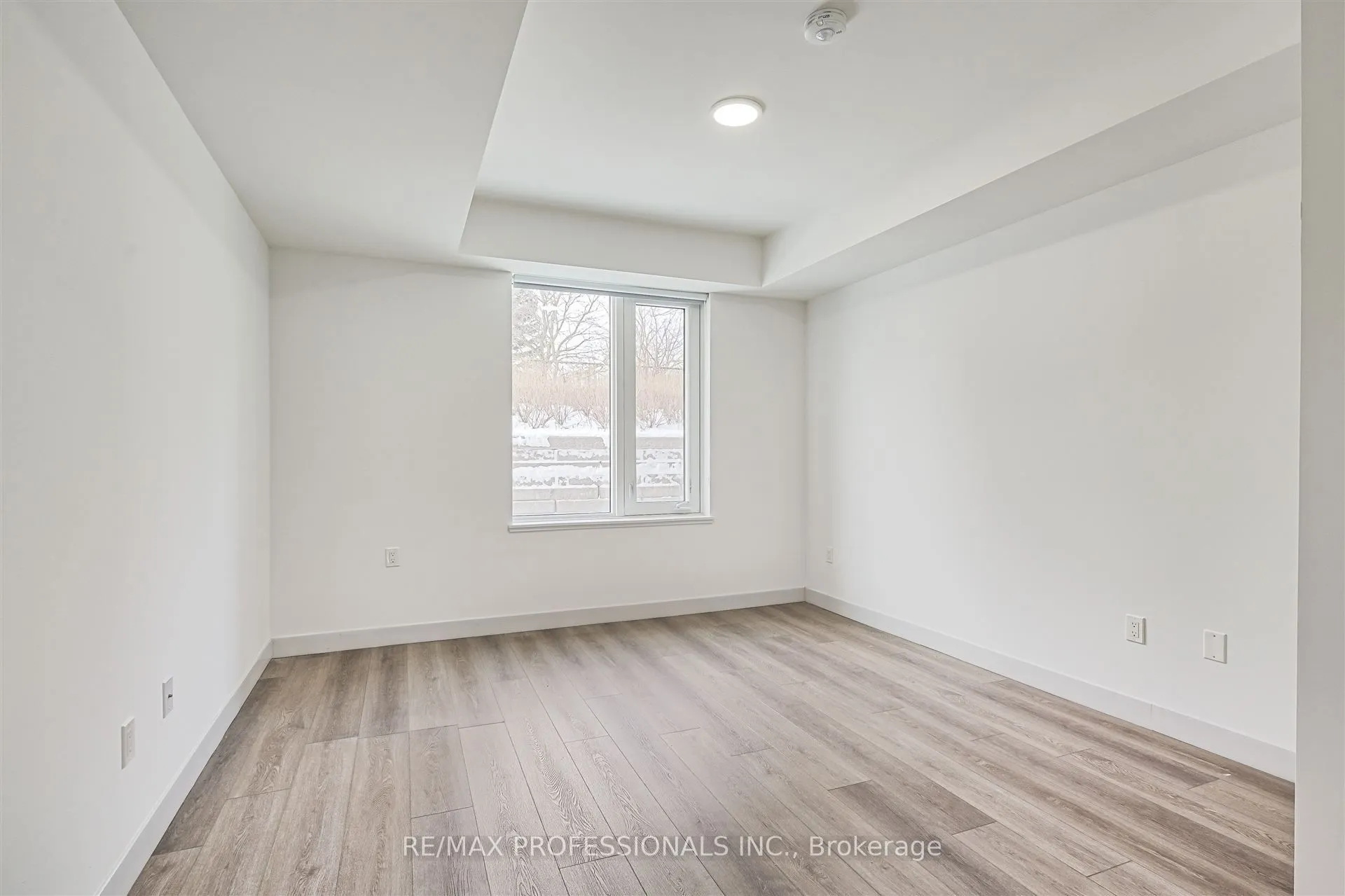 37 Antrim Crescent, #103