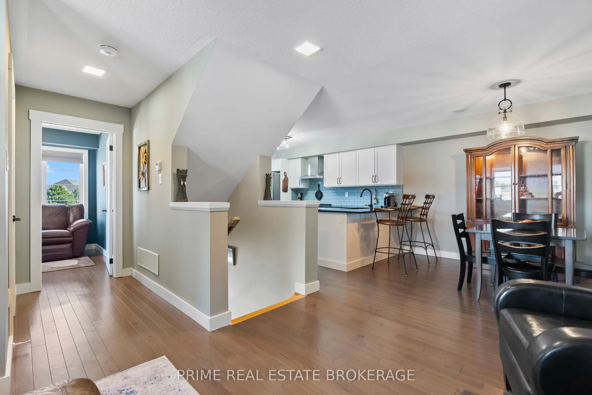 2 King William Way
