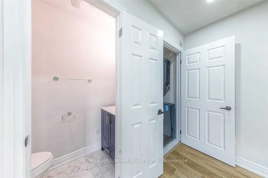 20 Pixley Crescent, ##Main