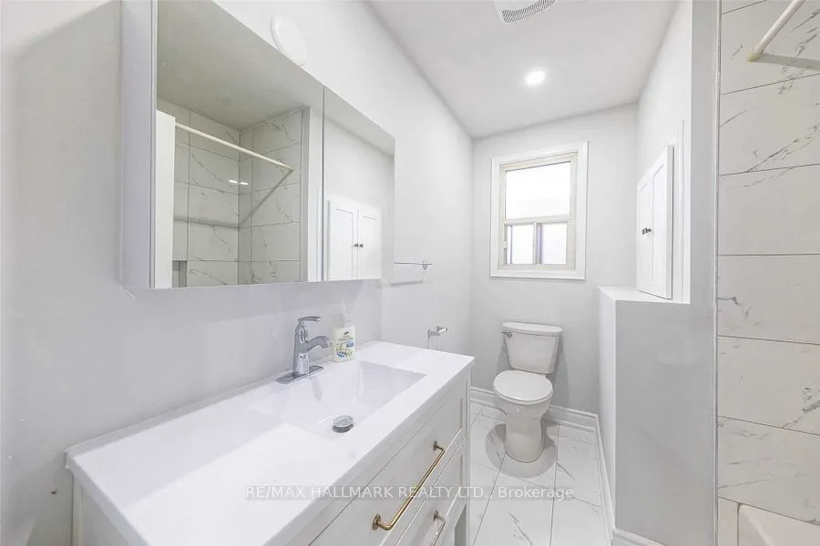 20 Pixley Crescent, ##Main