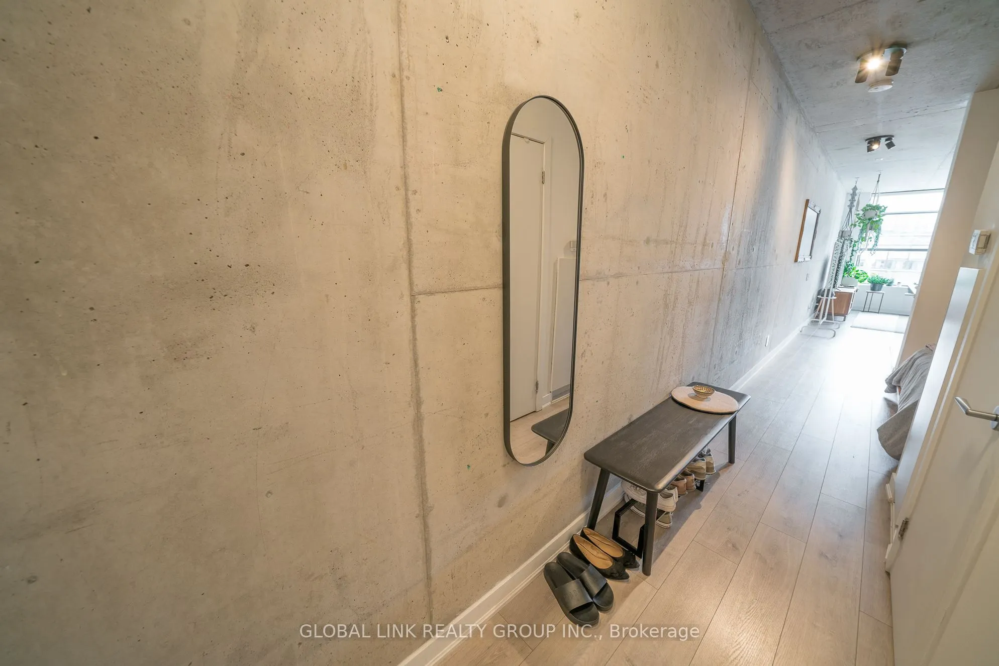 319 Carlaw Avenue, #306
