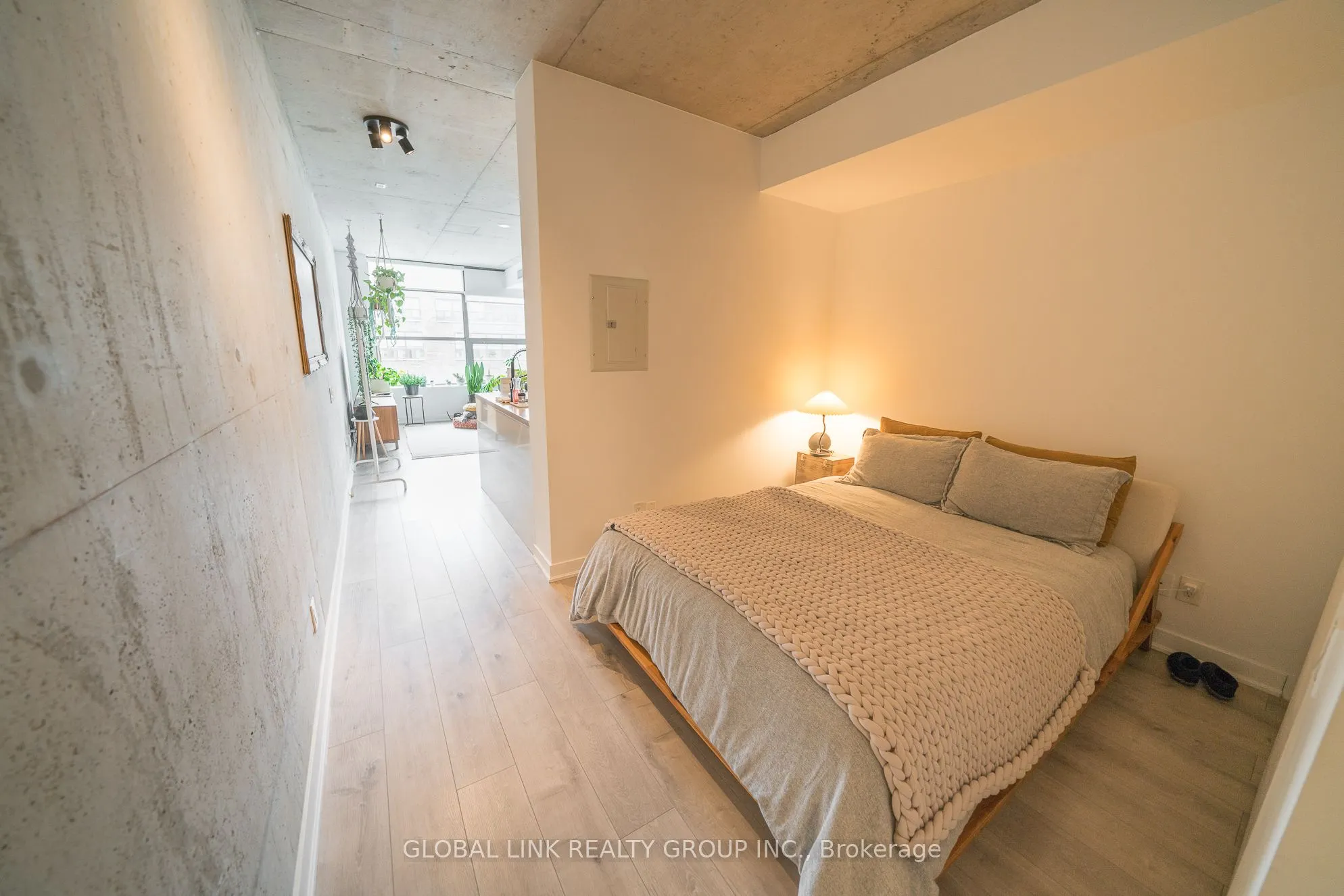 319 Carlaw Avenue, #306