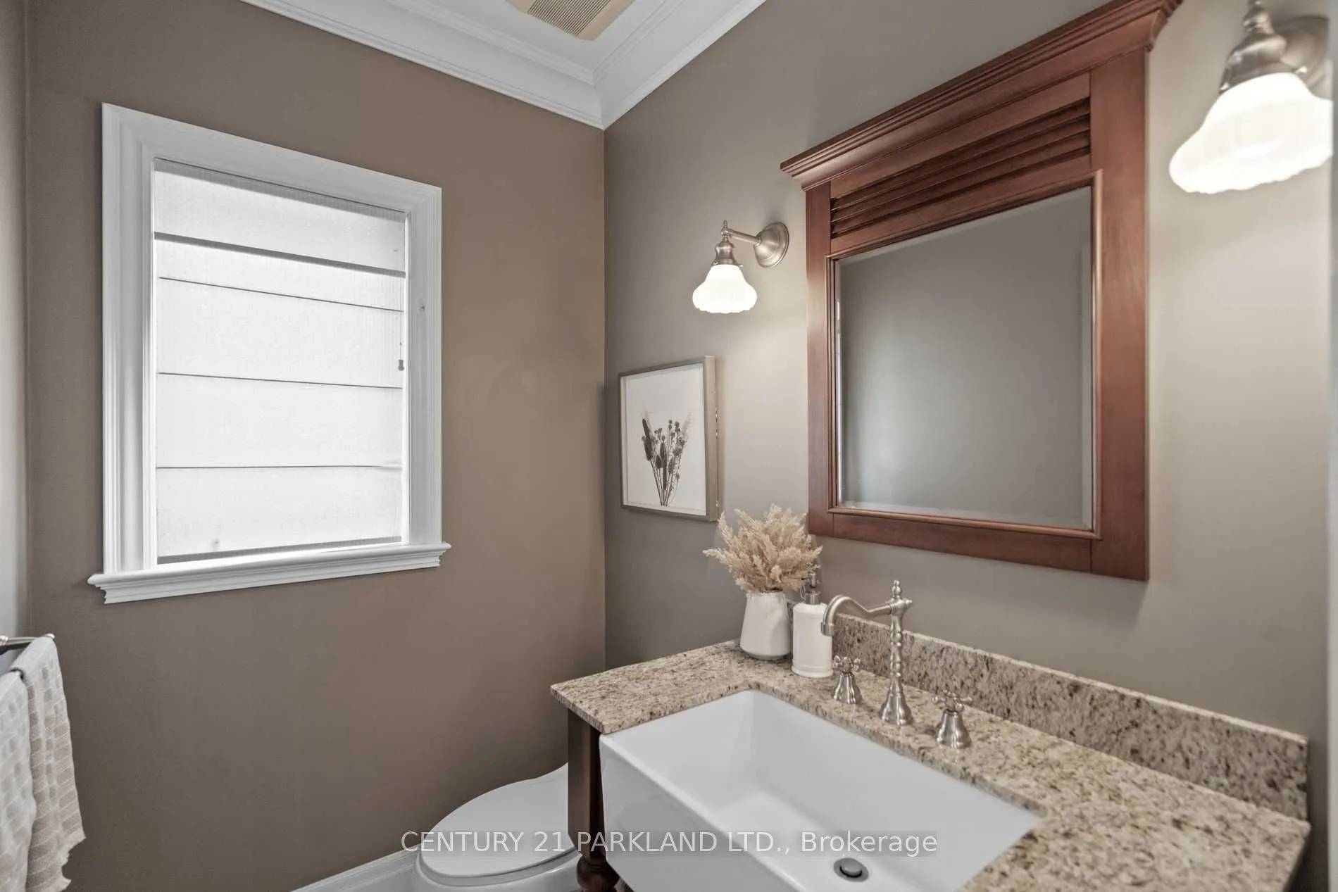 2 Leonard Circle