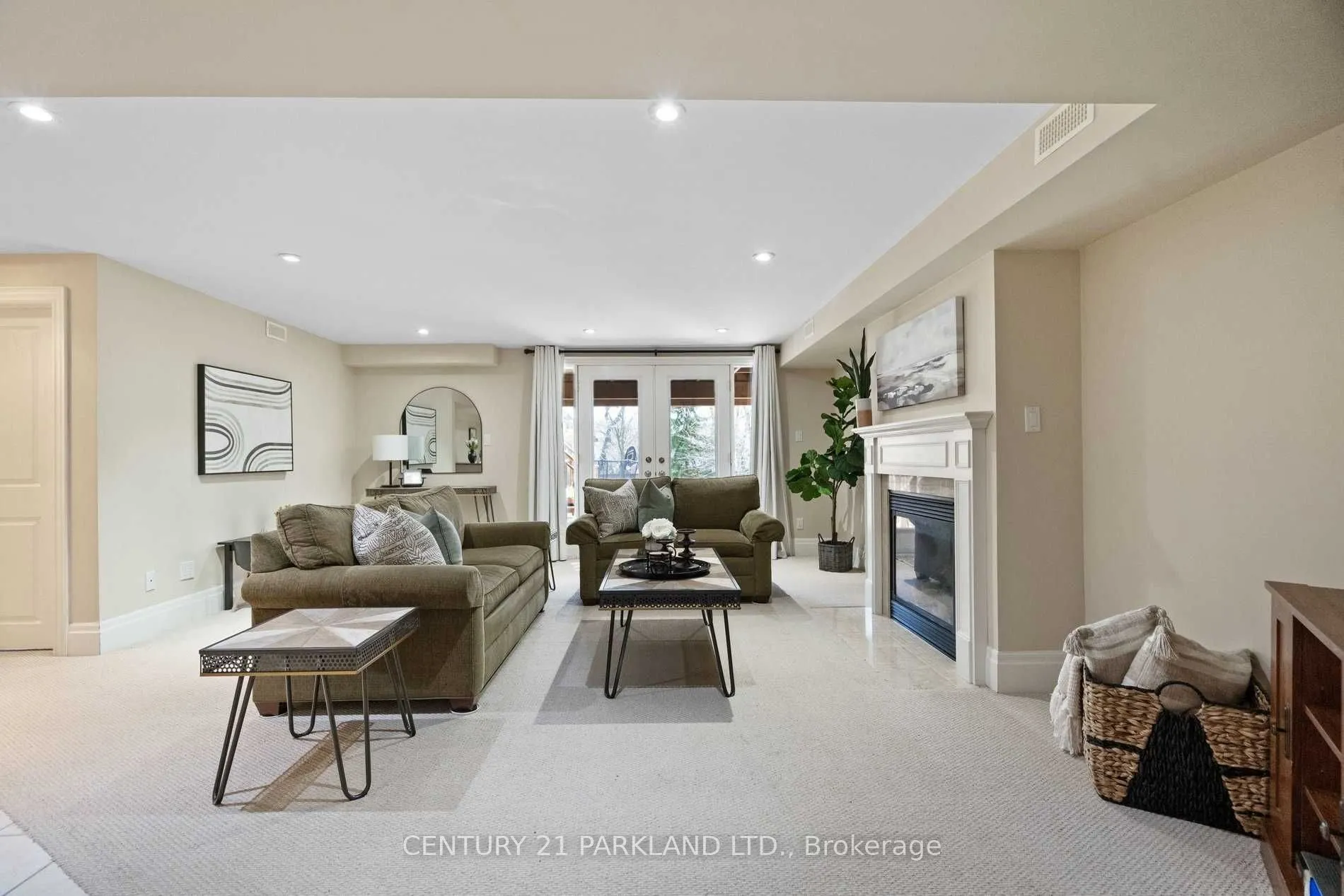 2 Leonard Circle