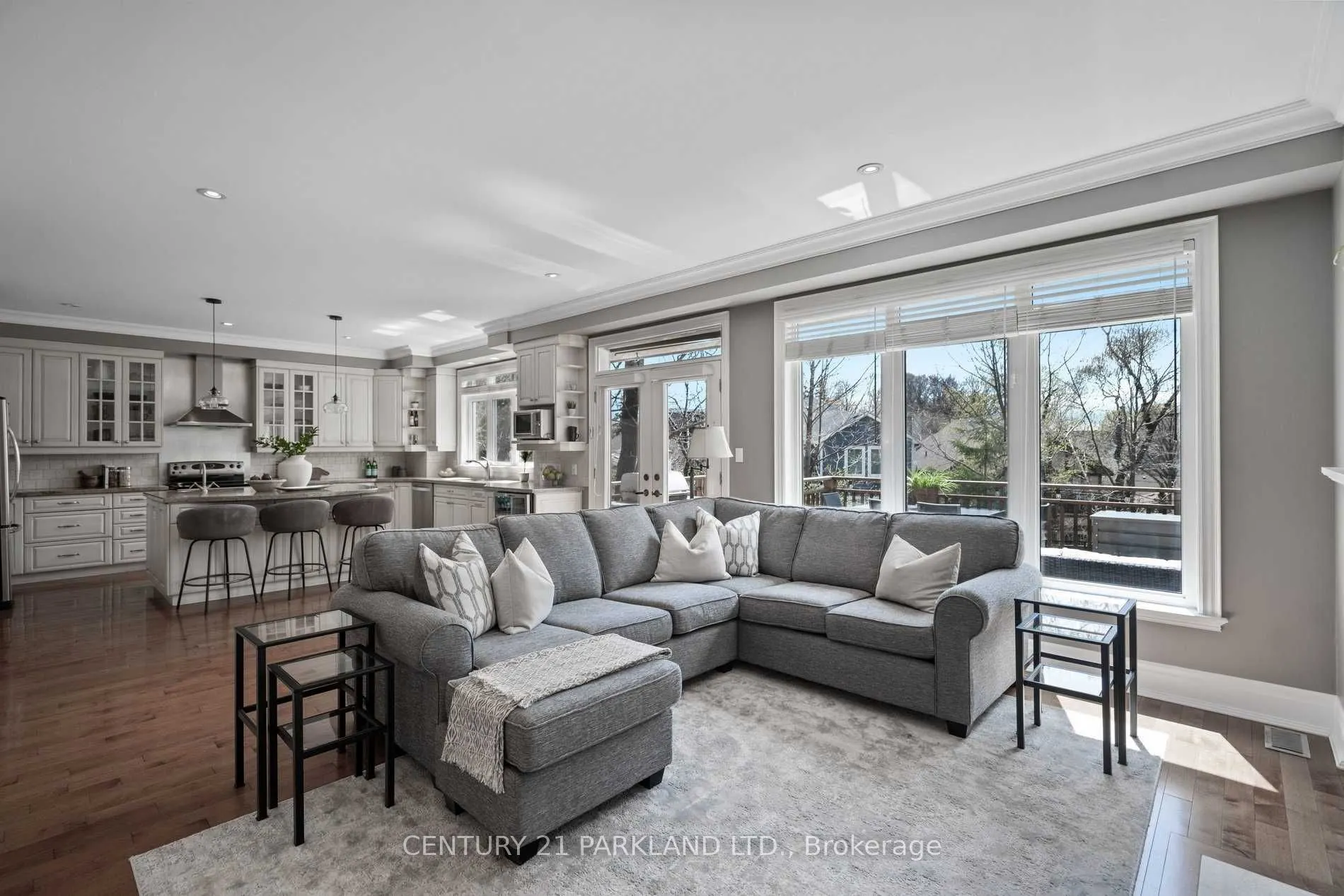2 Leonard Circle
