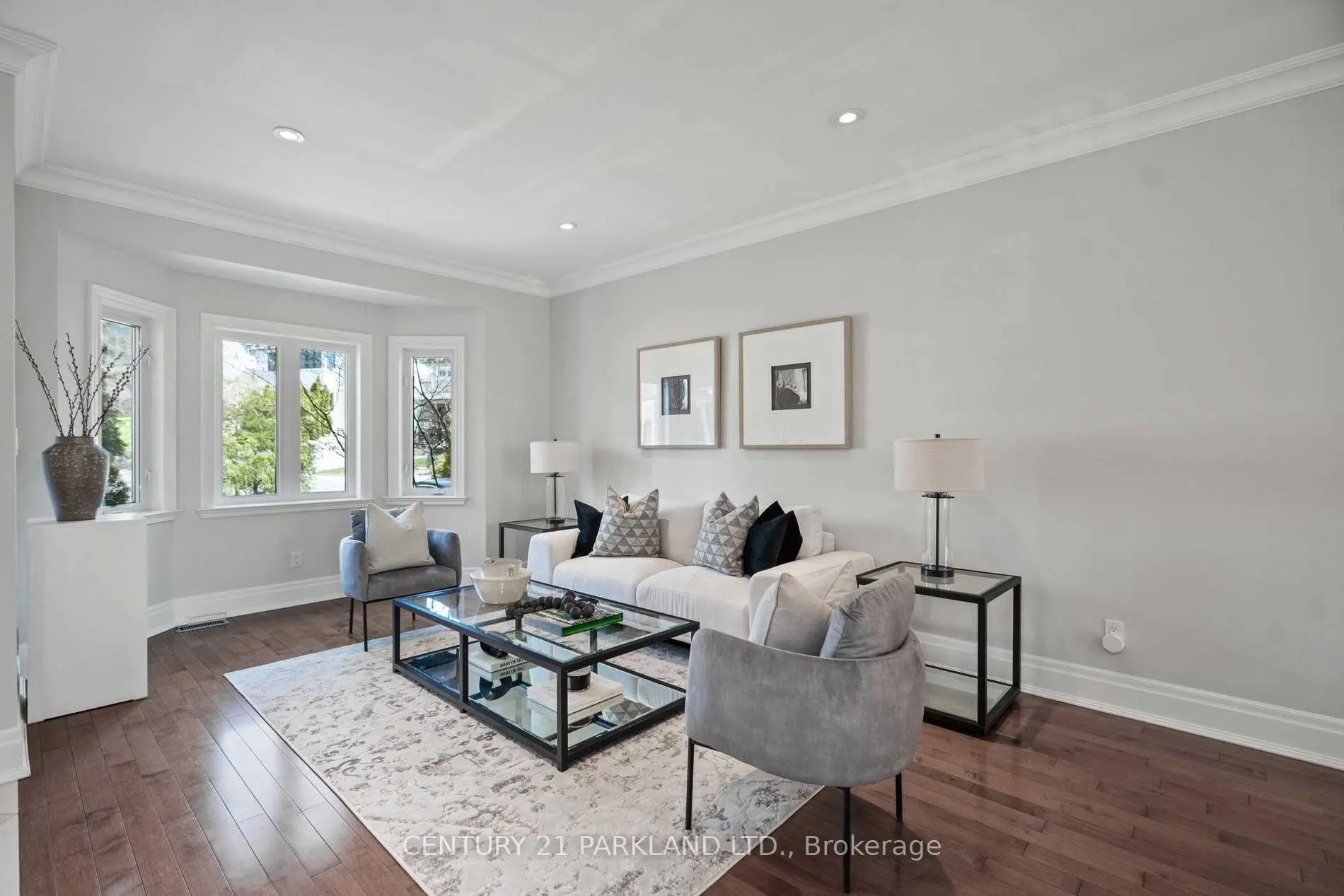 2 Leonard Circle