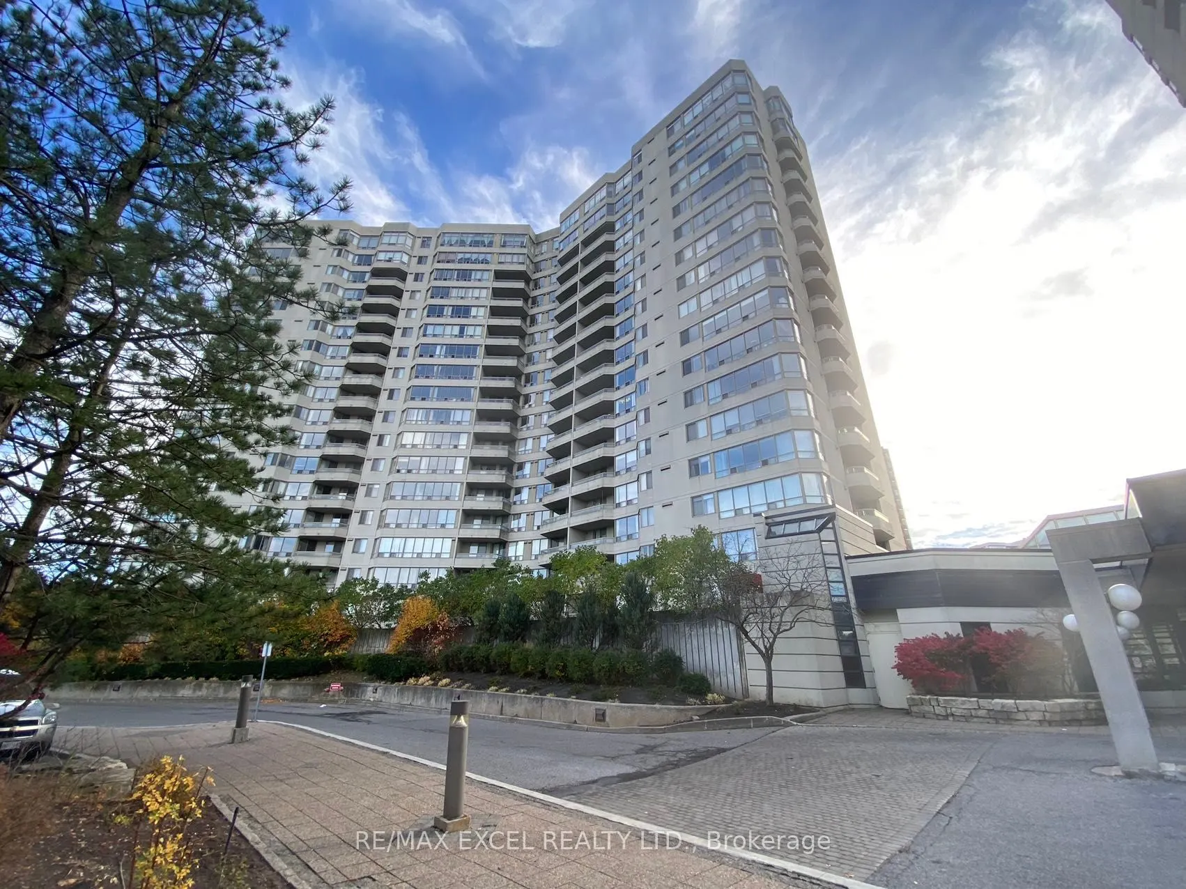 150 Alton Towers Circle, #301