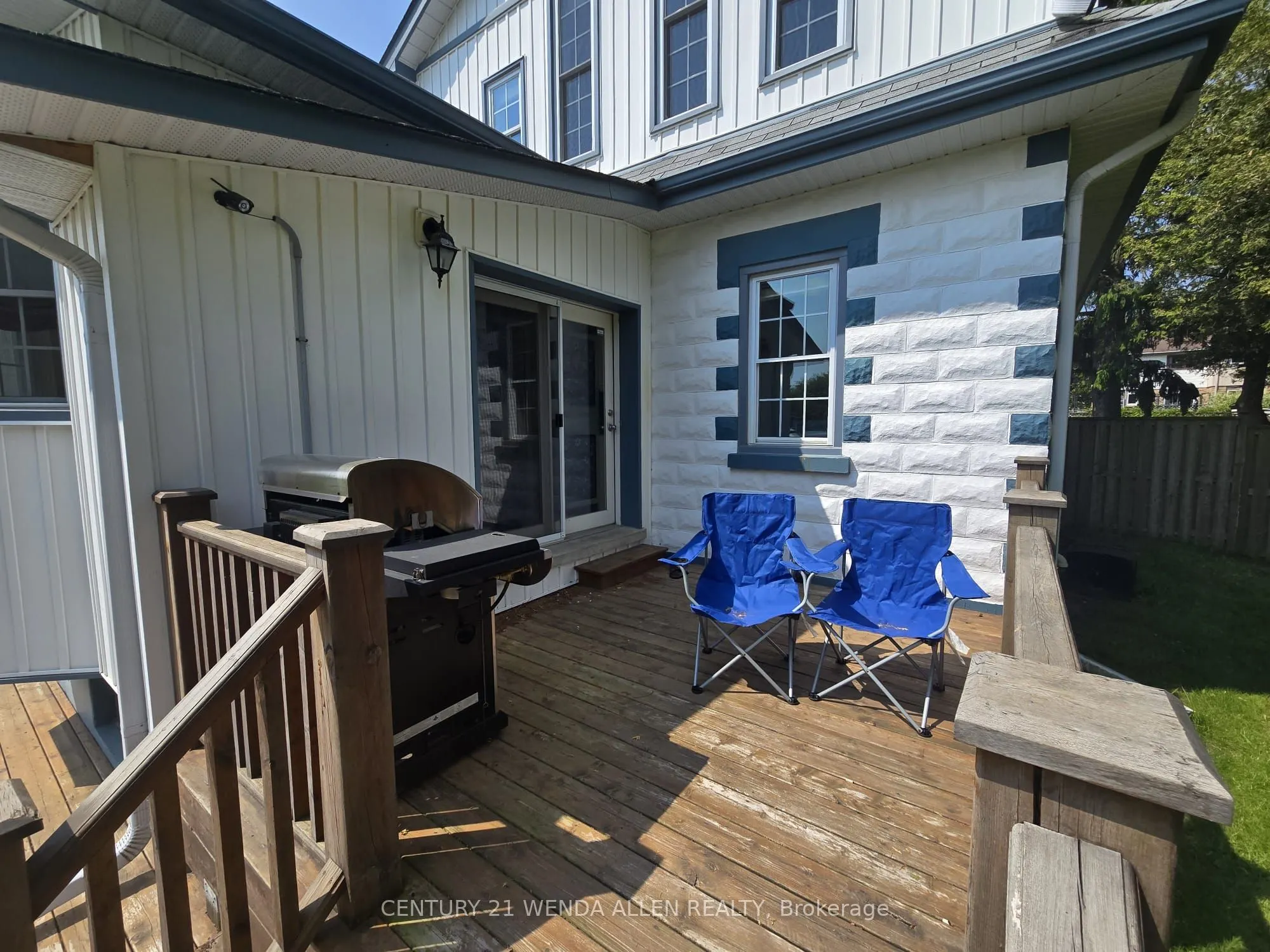 995 Cedar Street