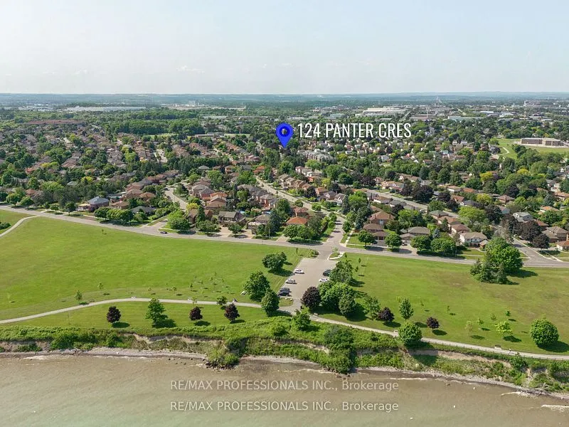 124 Panter Crescent #Lower