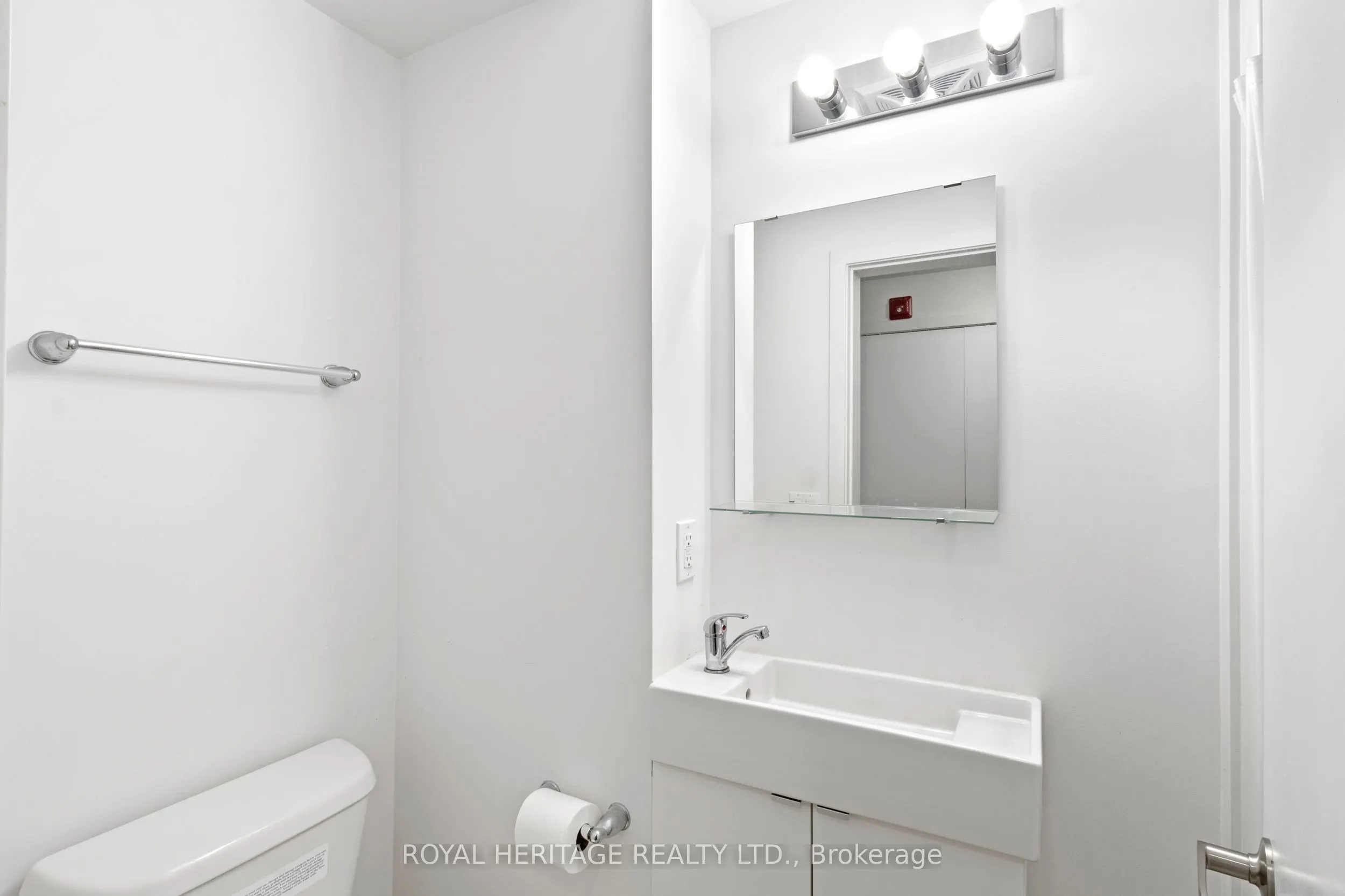 1800 Simcoe Street N #307