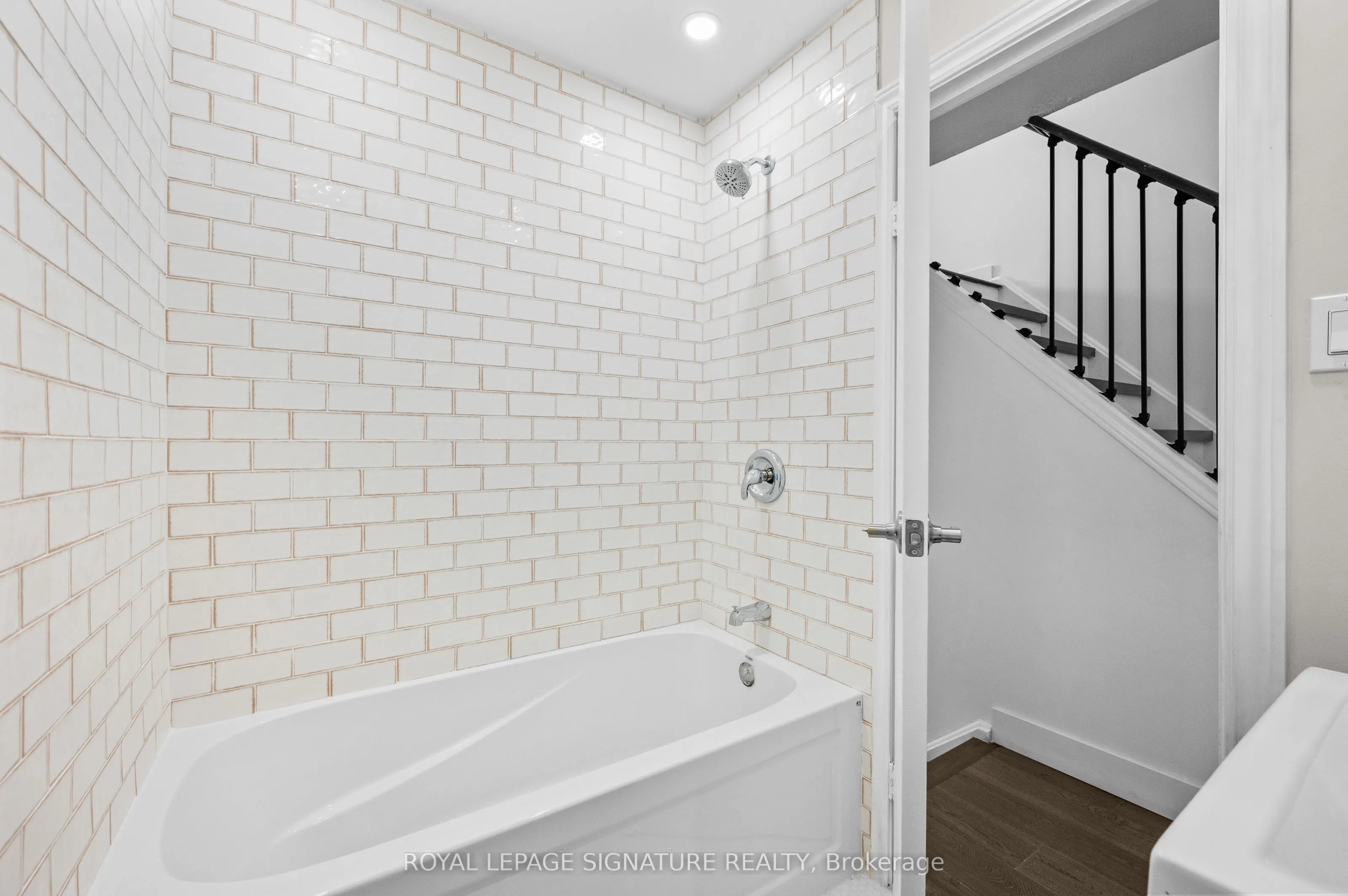275 Broadview Avenue, #92