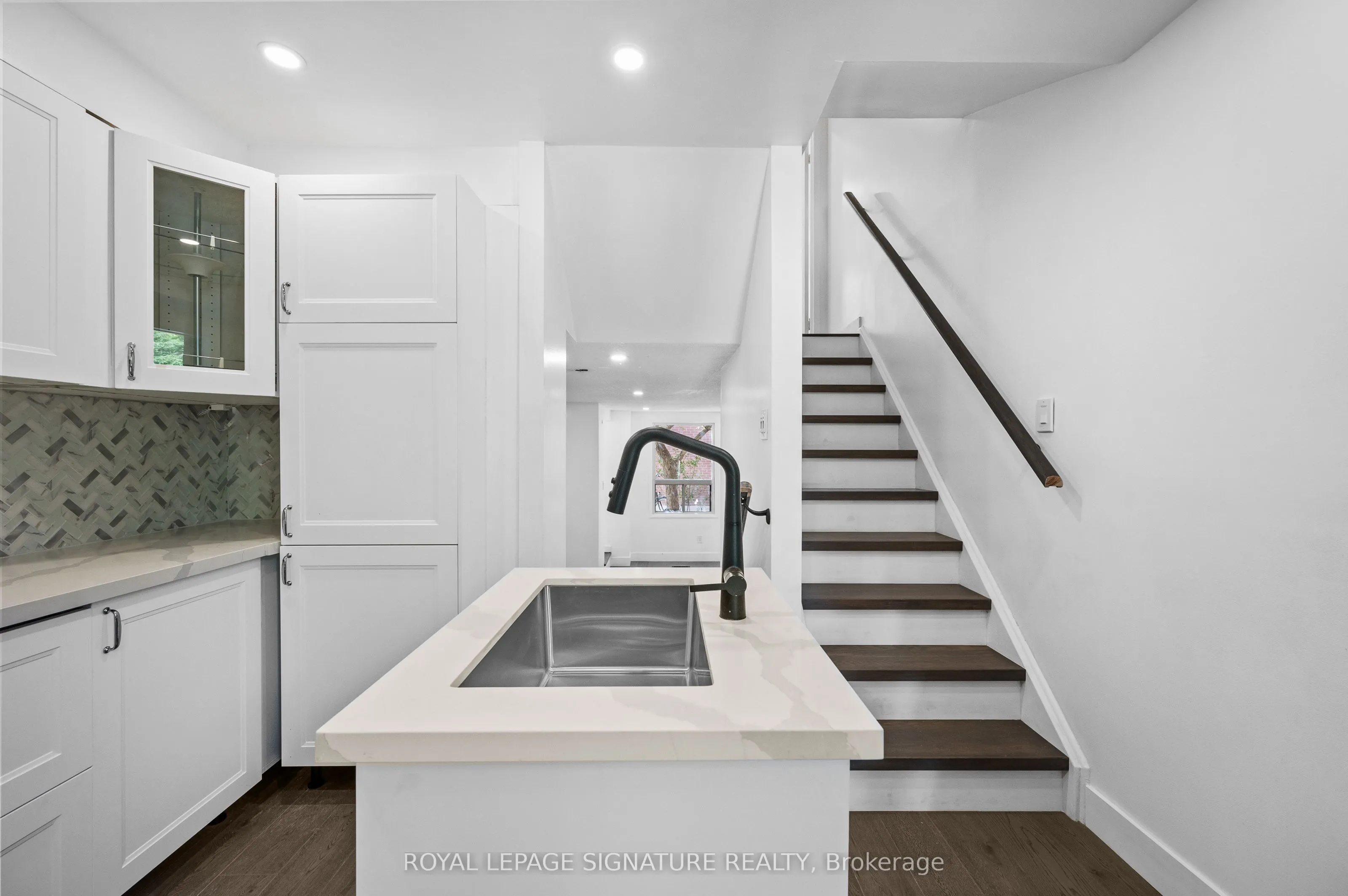 275 Broadview Avenue, #92