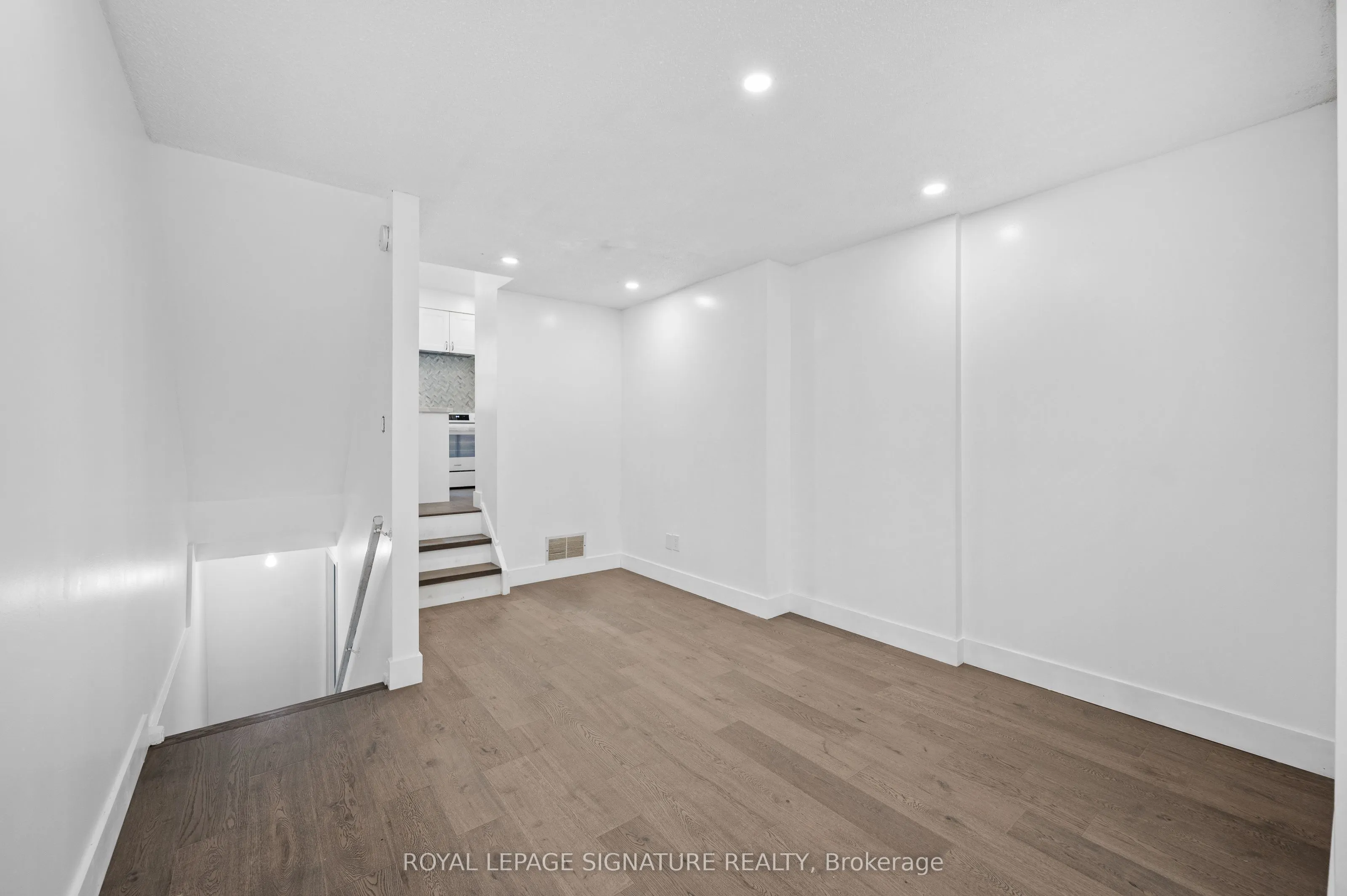 275 Broadview Avenue, #92