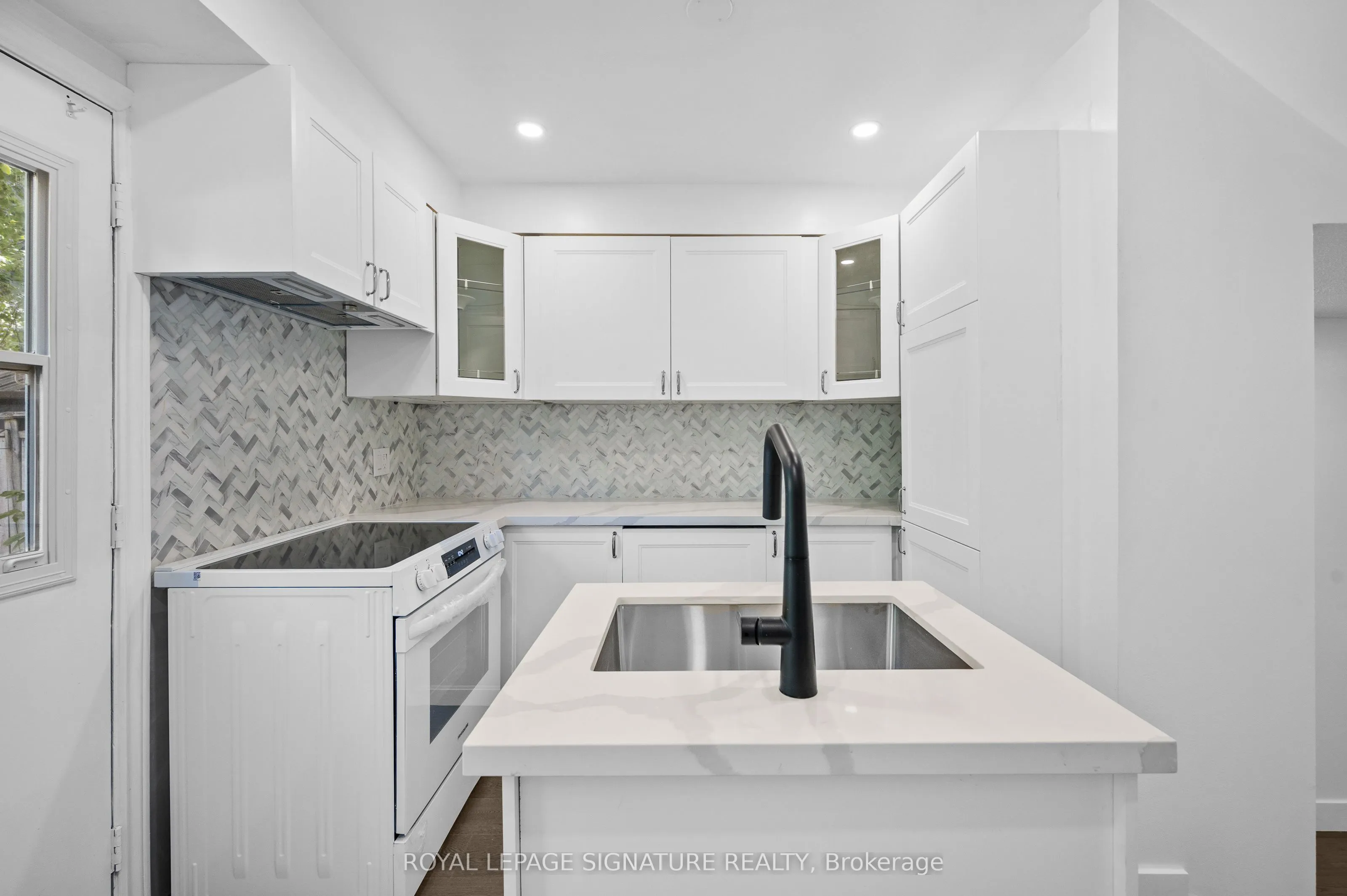275 Broadview Avenue, #92