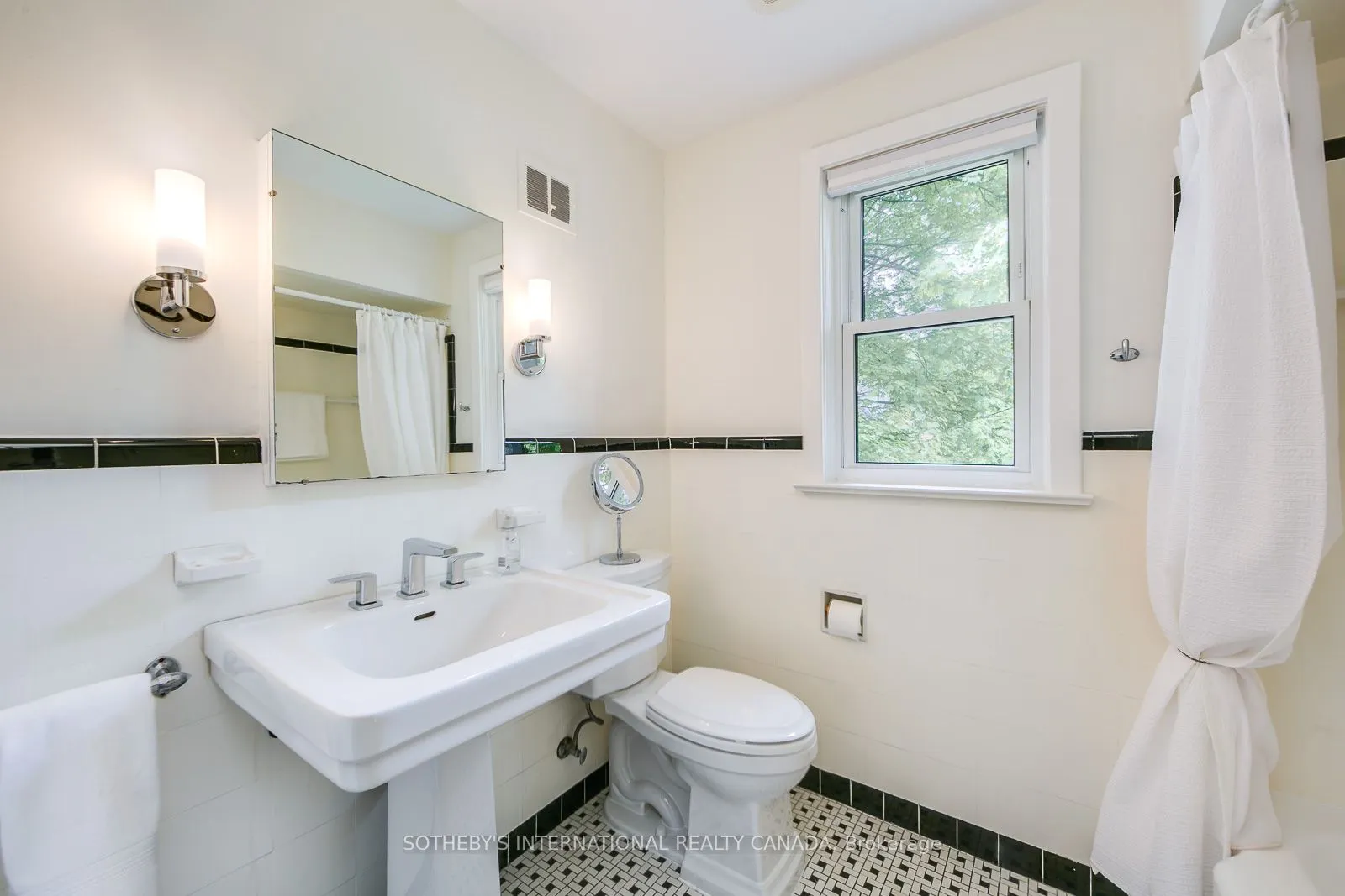 5 Springbank Avenue