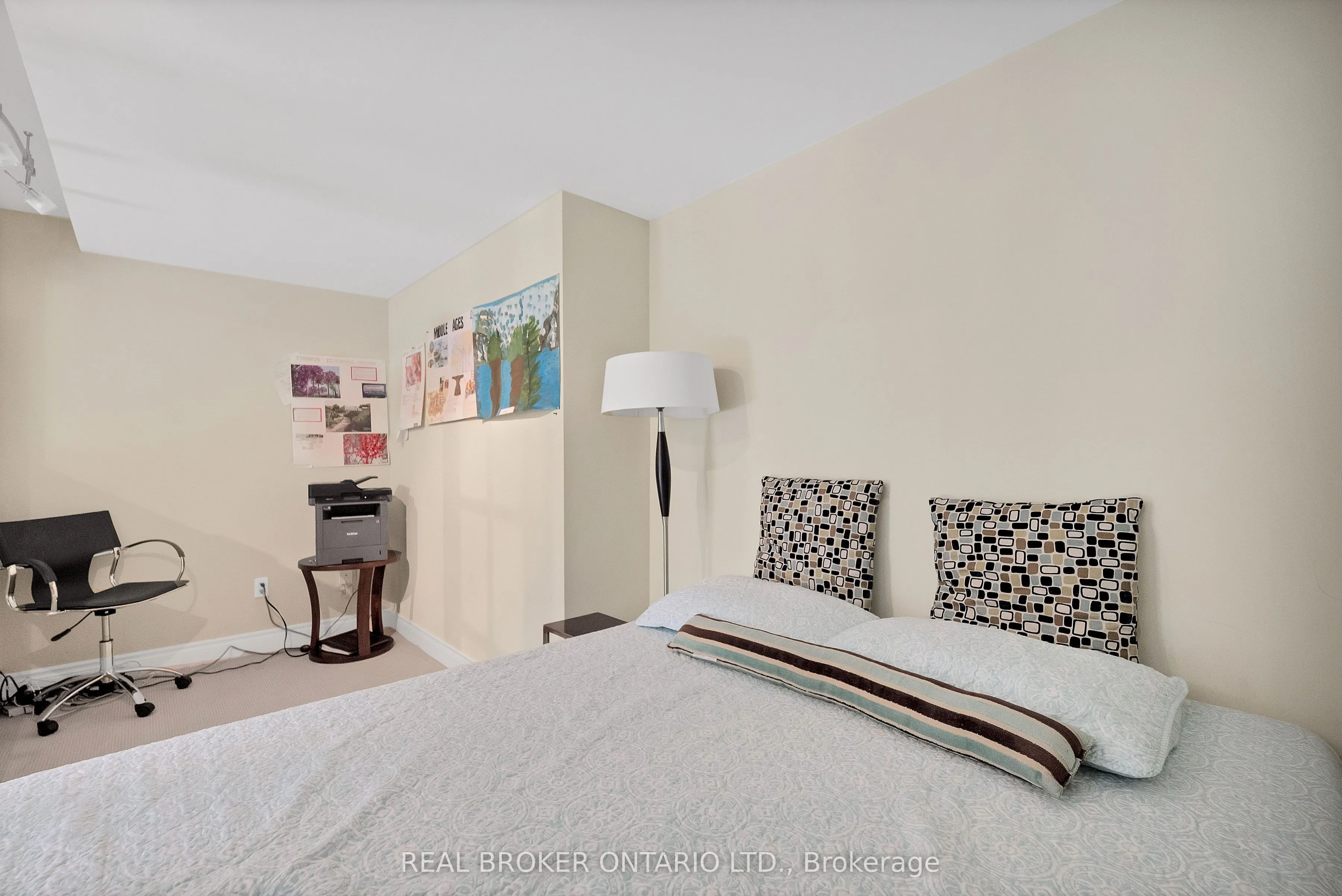 31 Mastwood Crescent