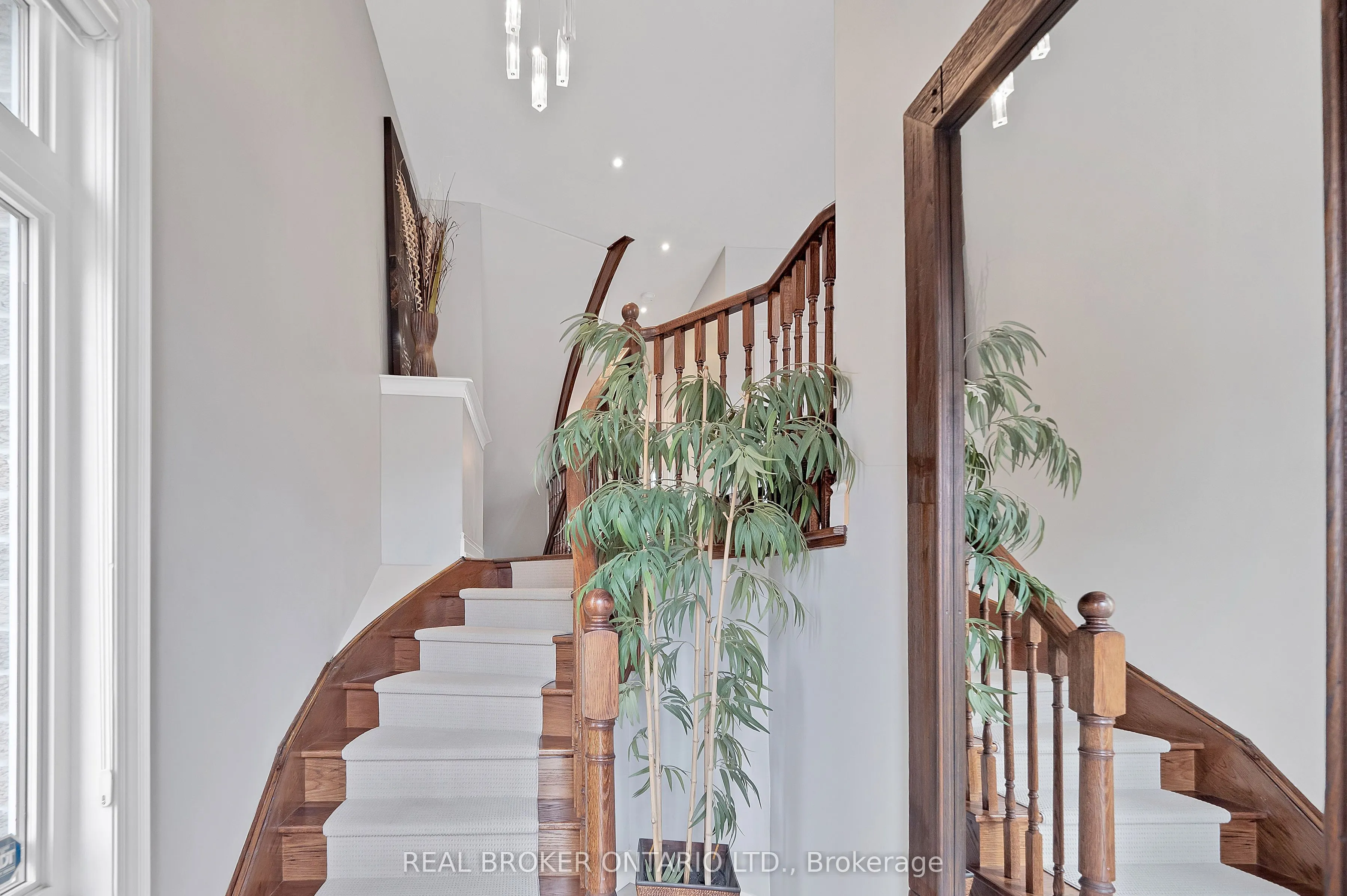 31 Mastwood Crescent