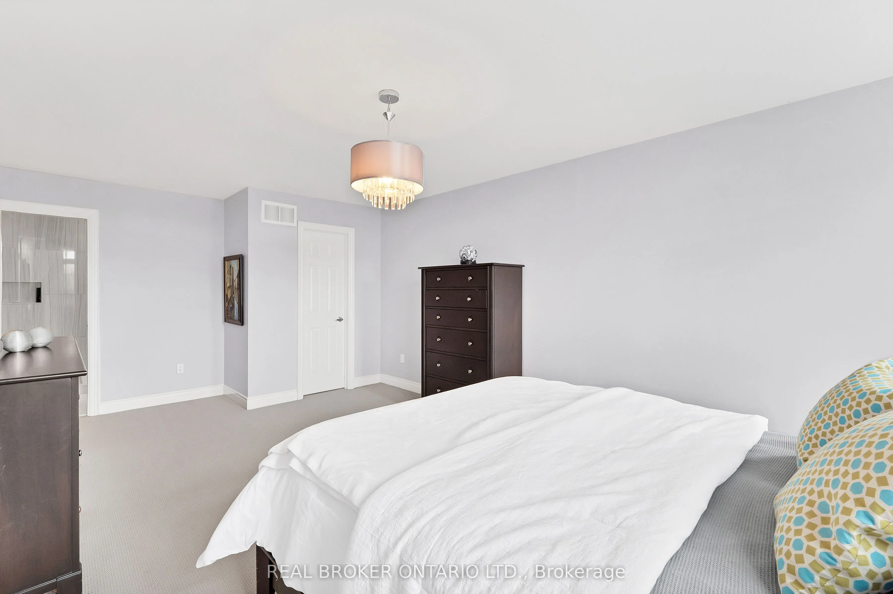 31 Mastwood Crescent