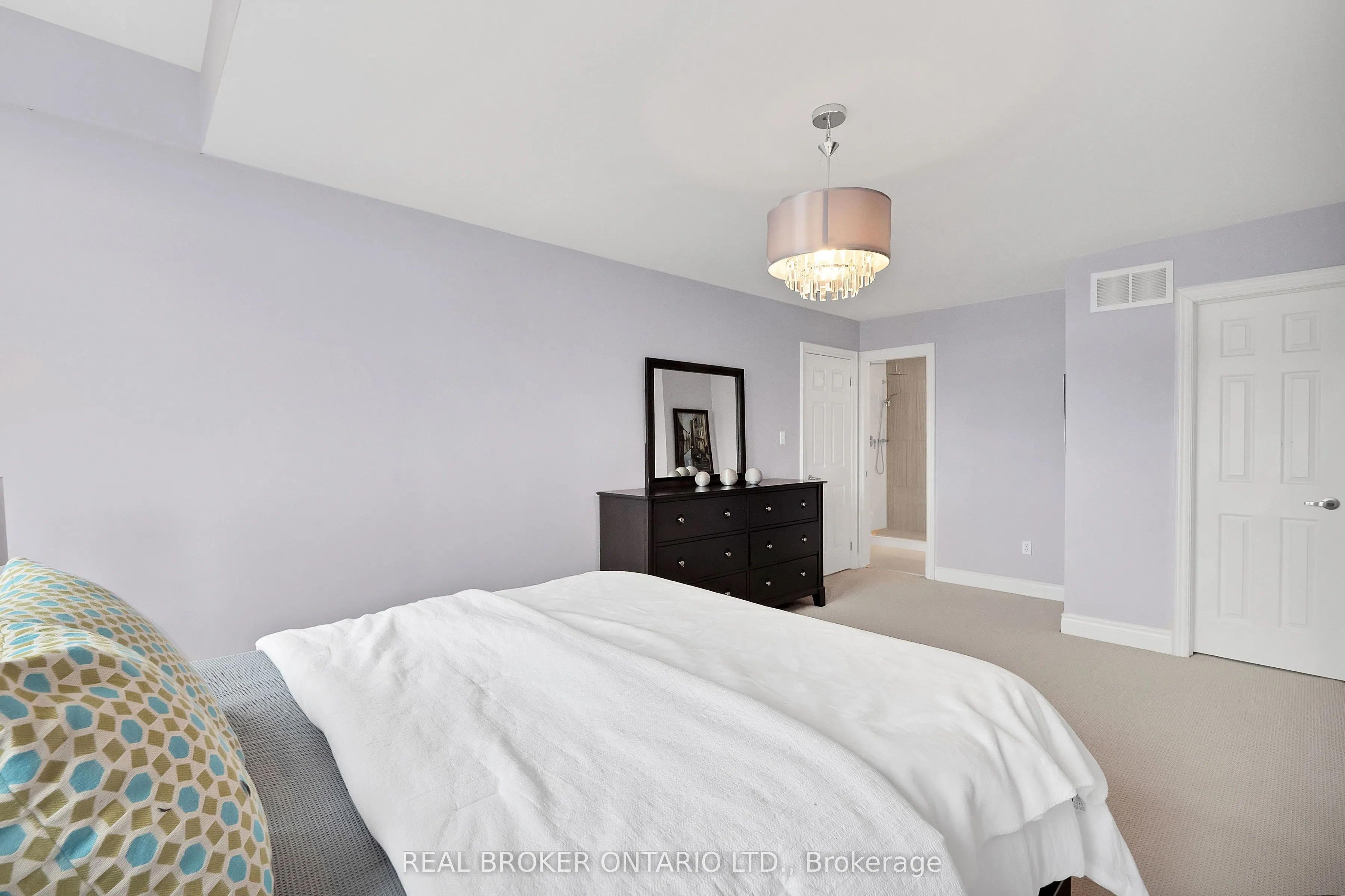 31 Mastwood Crescent