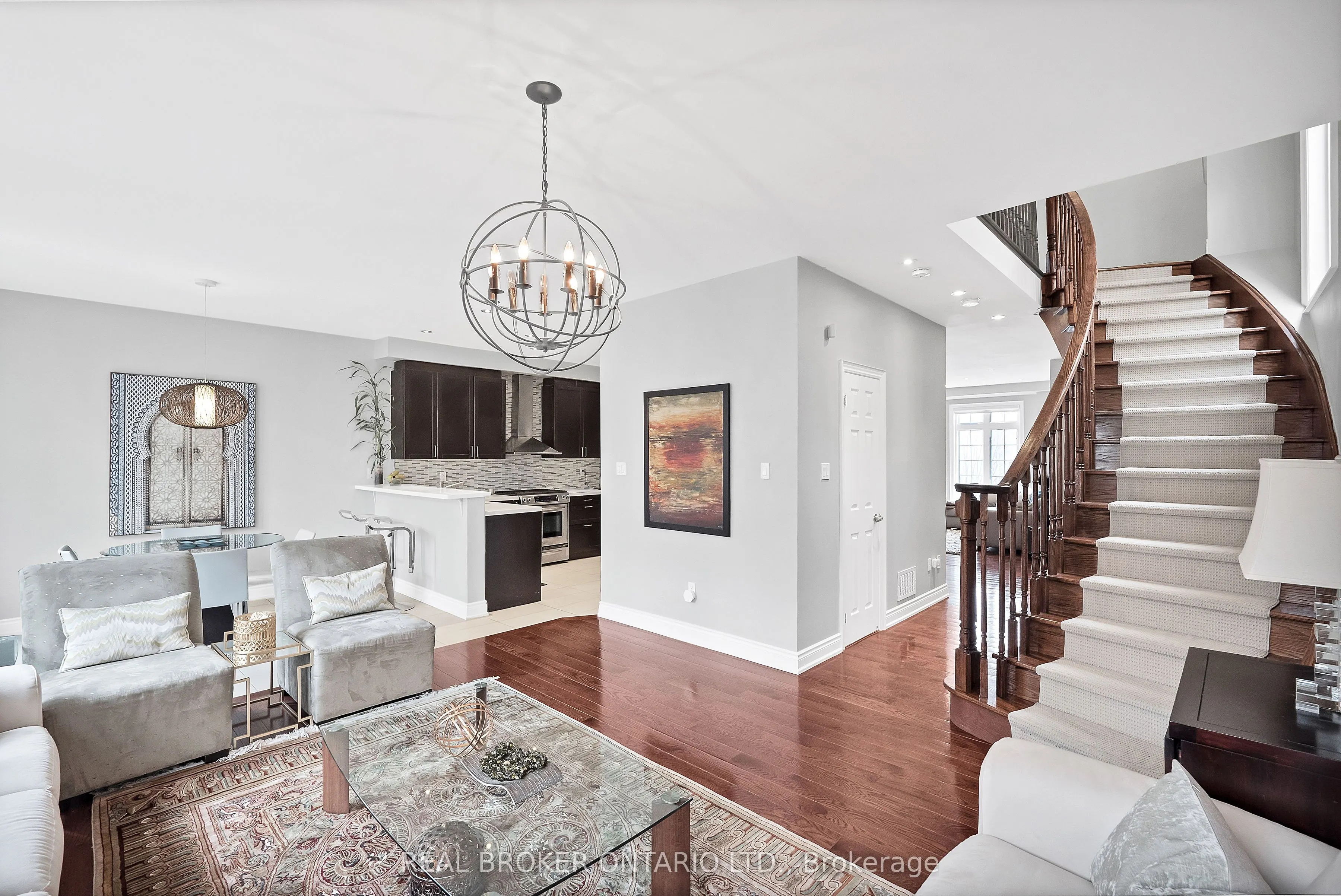 31 Mastwood Crescent