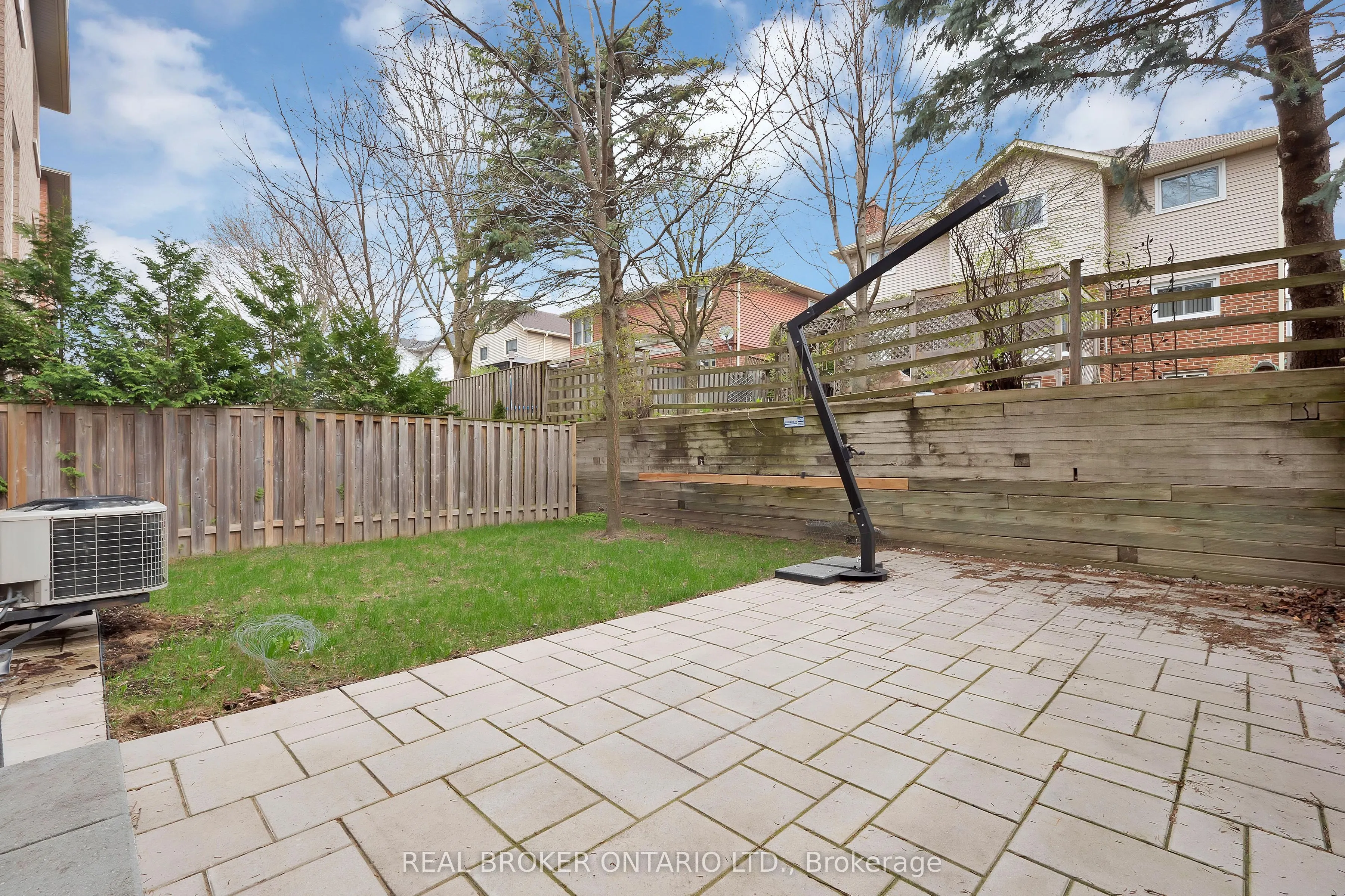 31 Mastwood Crescent