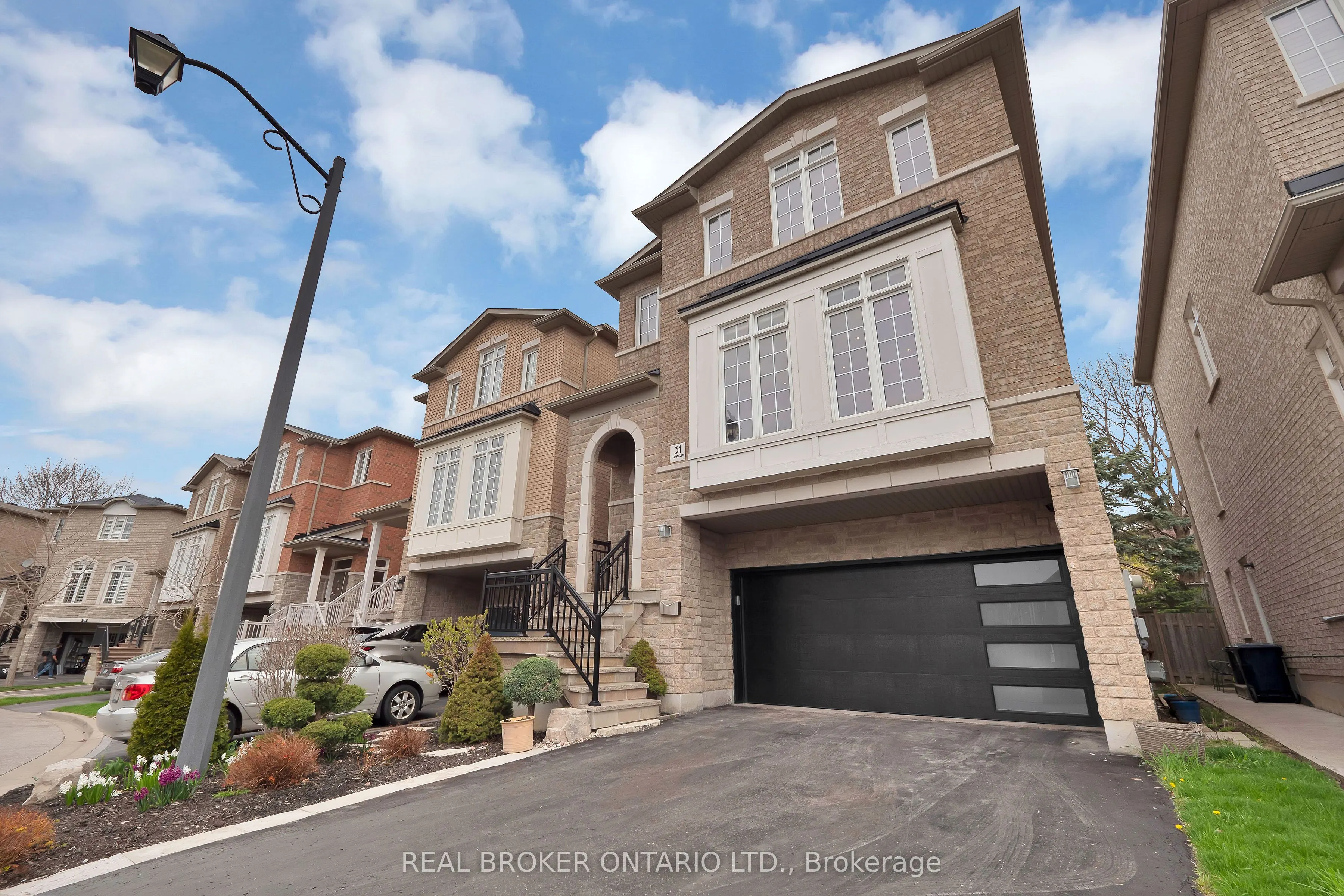 31 Mastwood Crescent