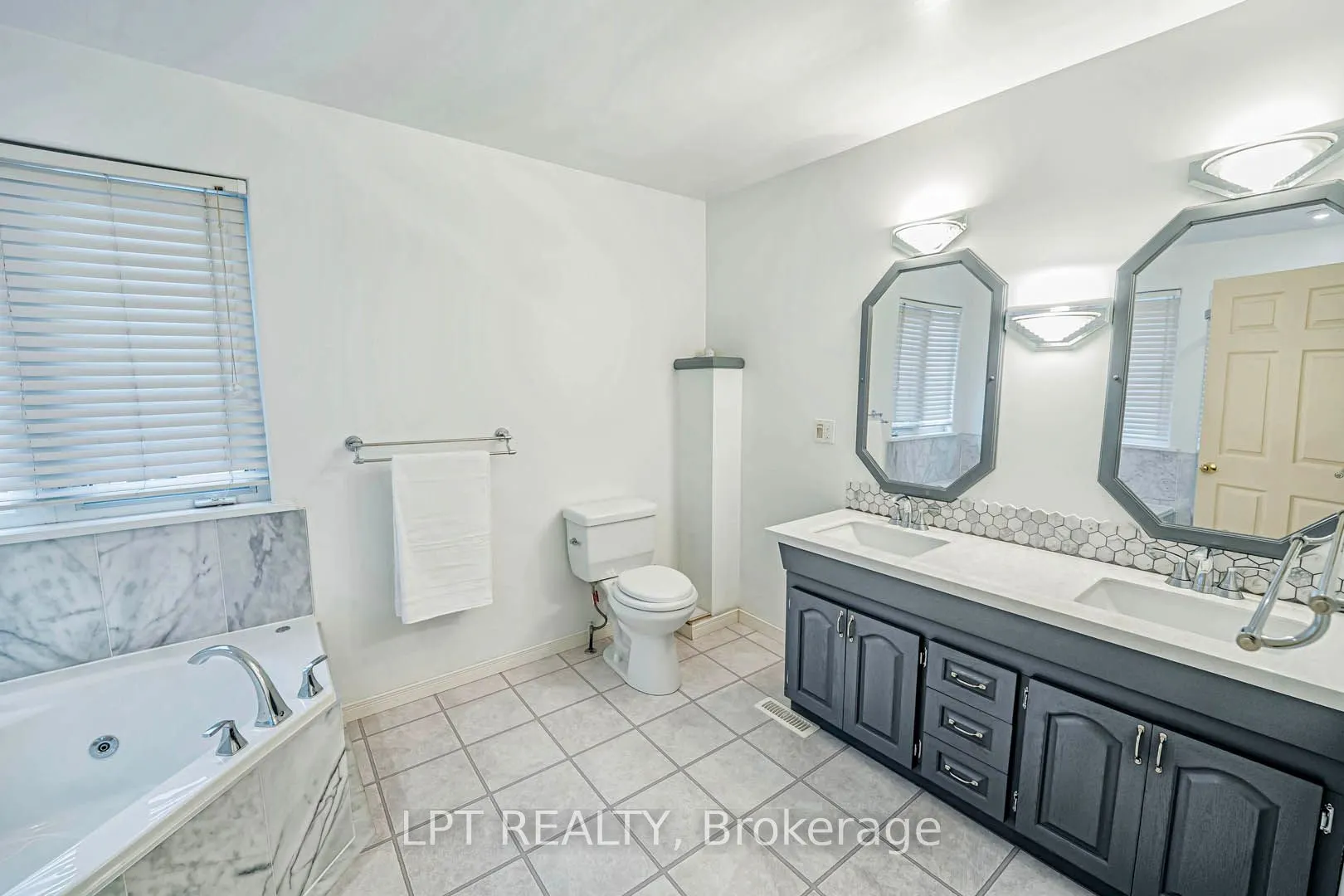 1116 Green Street