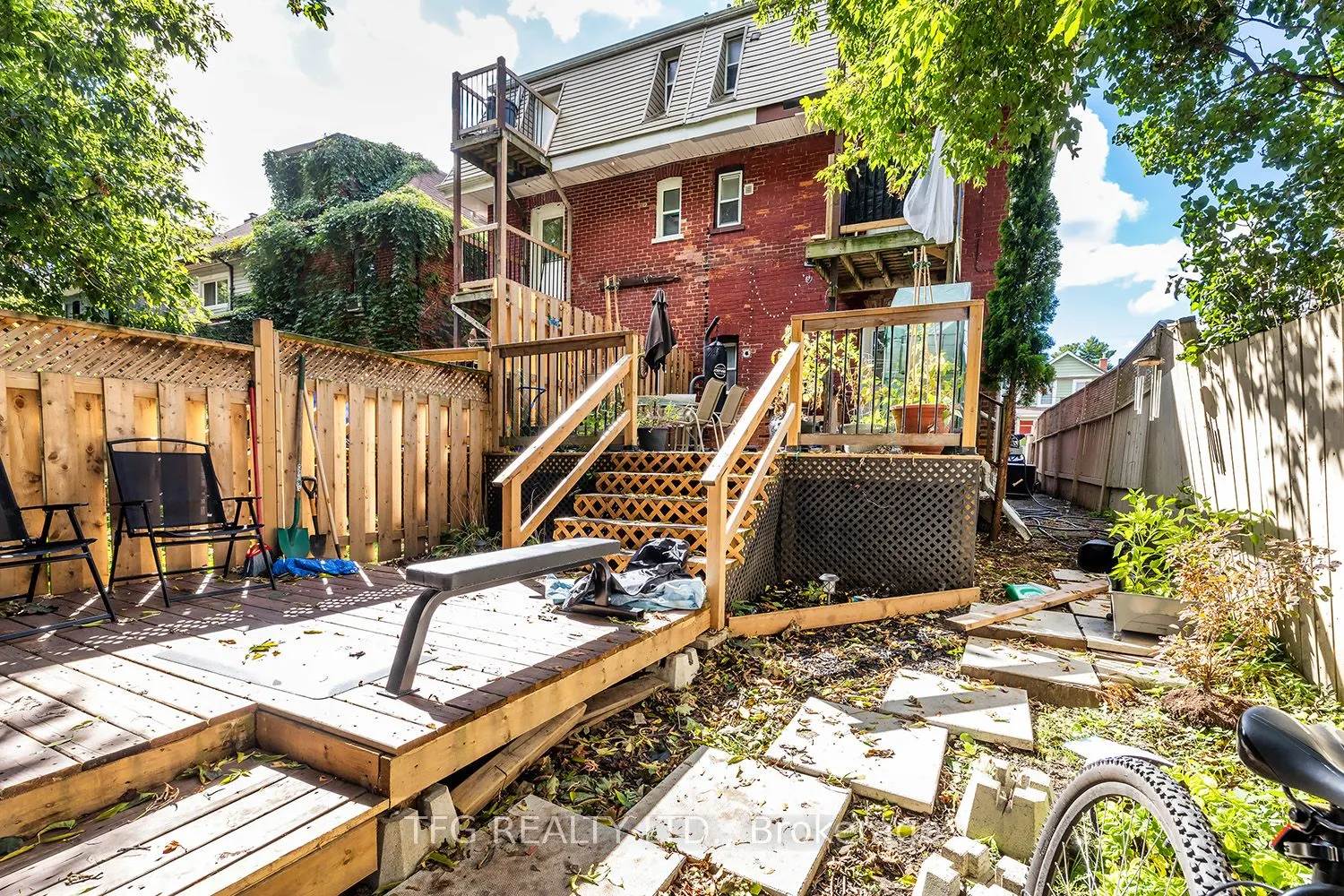 285 Jarvis Street