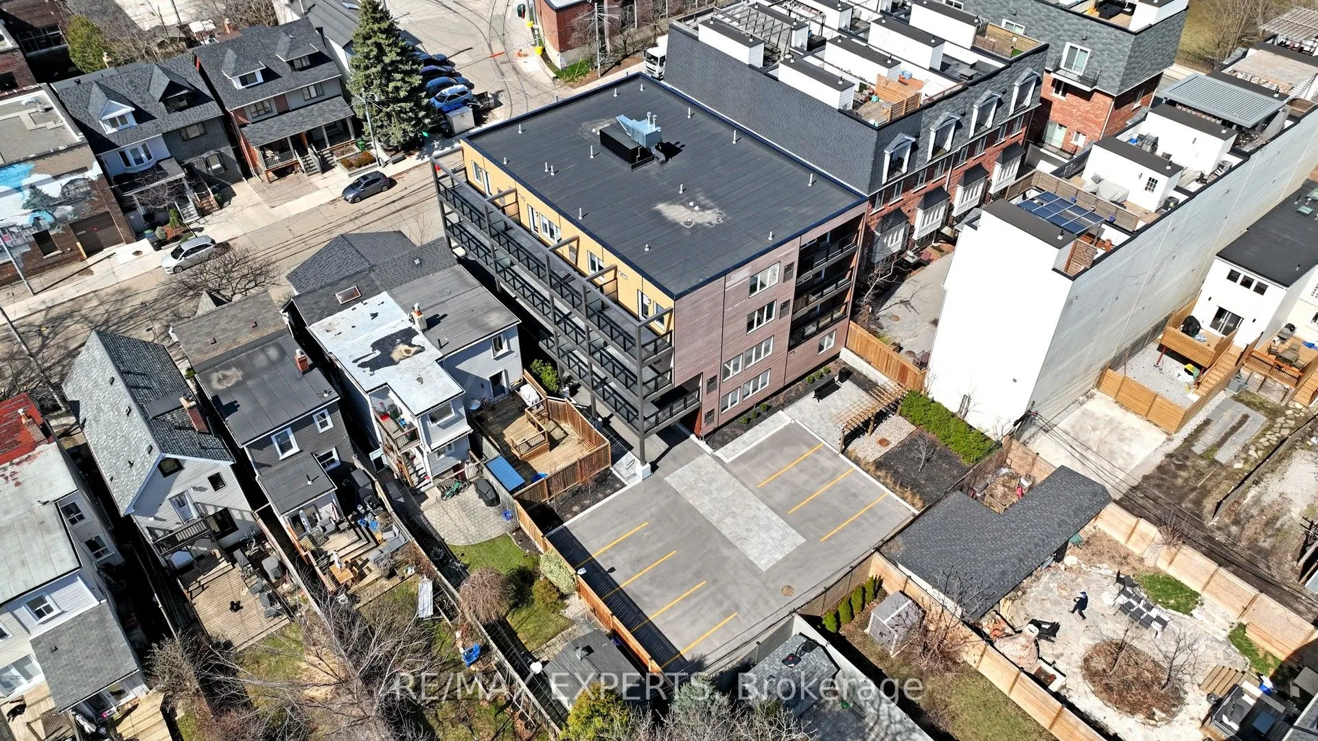45 Connaught Avenue #104