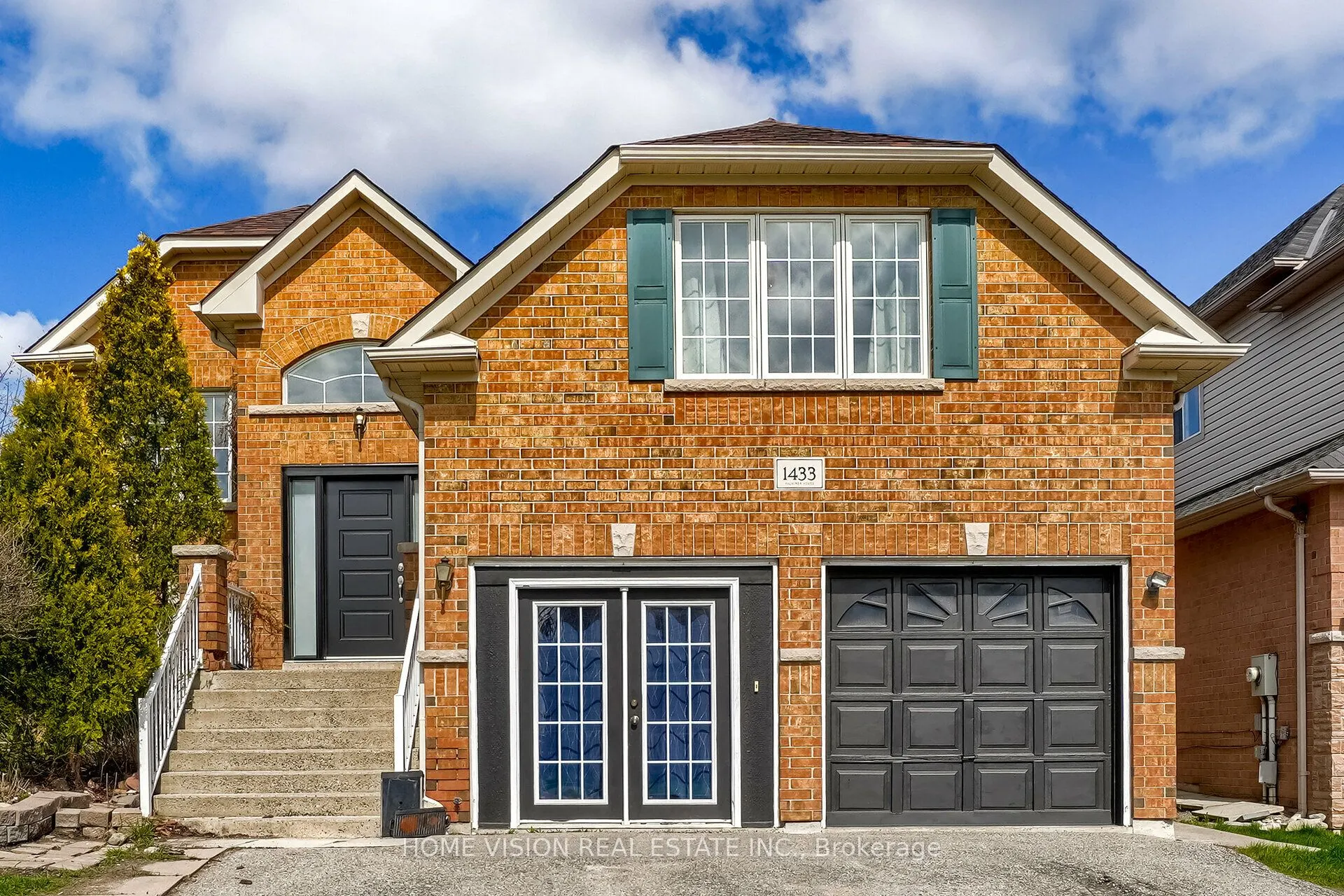 1433 Springwater Crescent E, #Lower Unit
