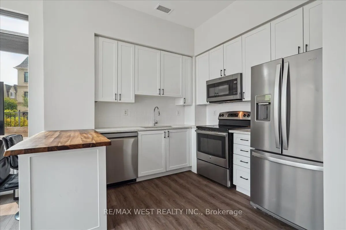 1215 Bayly Street, #101