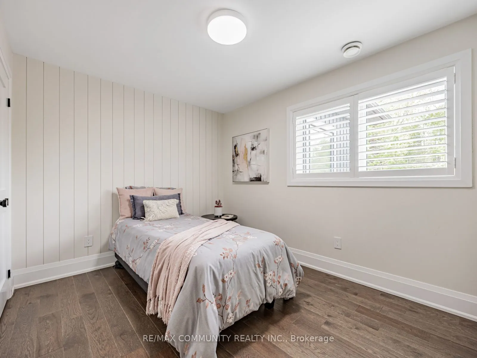 38 Robmar Street E