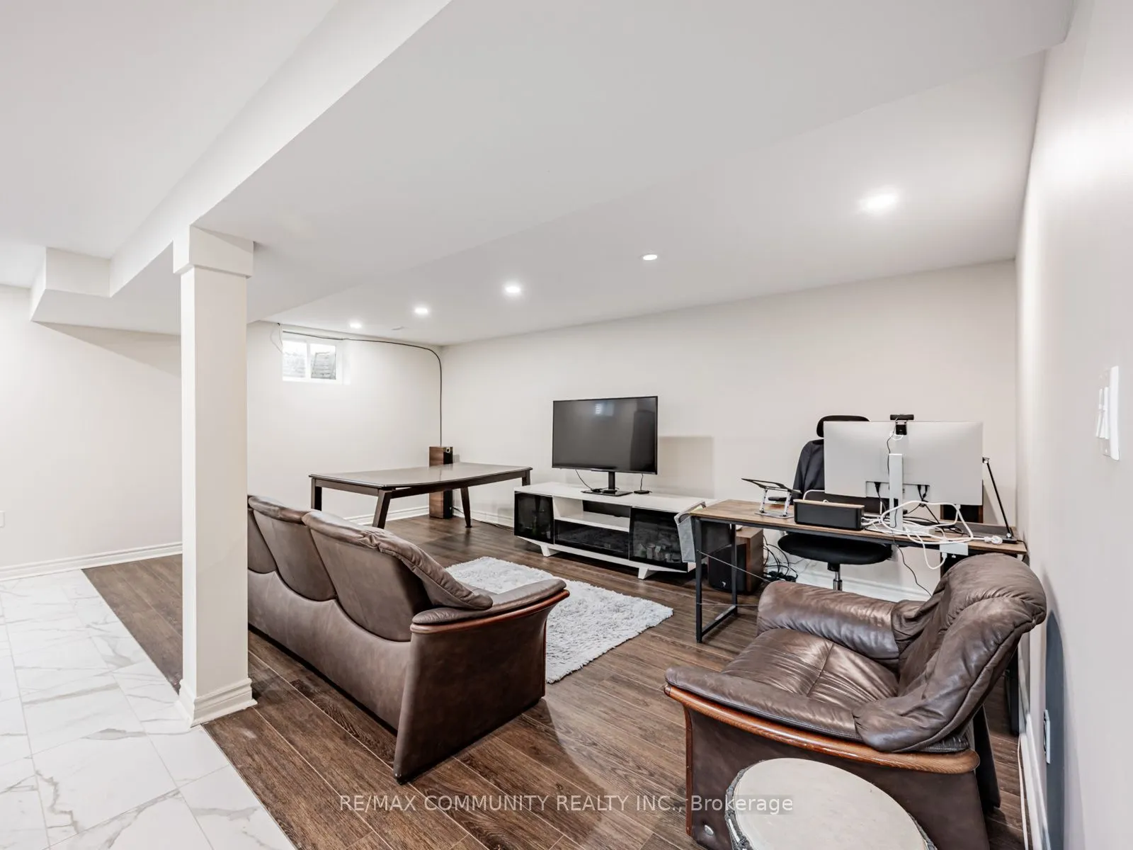 38 Robmar Street E
