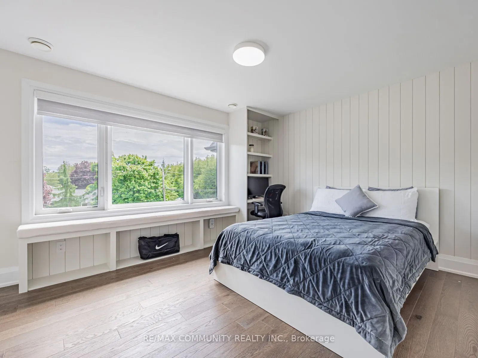 38 Robmar Street E
